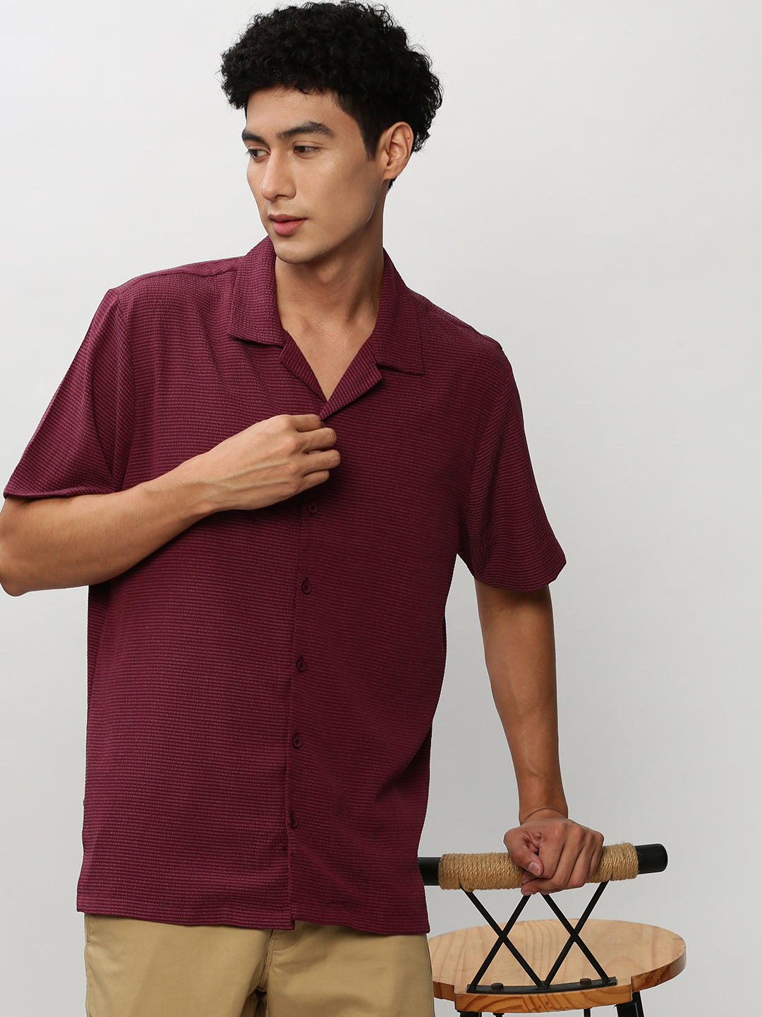 Men's Maroon Solid Casual Shirts