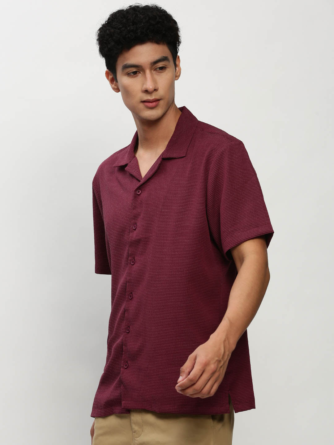 Men's Maroon Solid Casual Shirts
