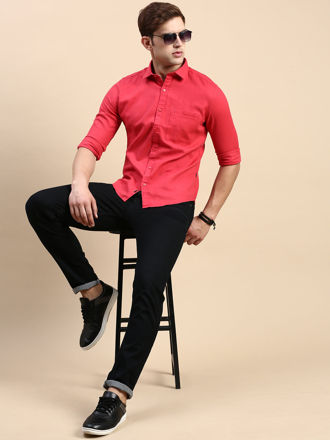 Men Magenta Solid Casual Shirt