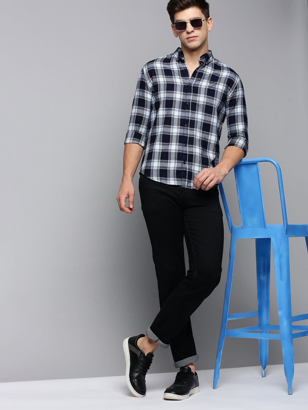 Men Blue Checked Casual Shirt