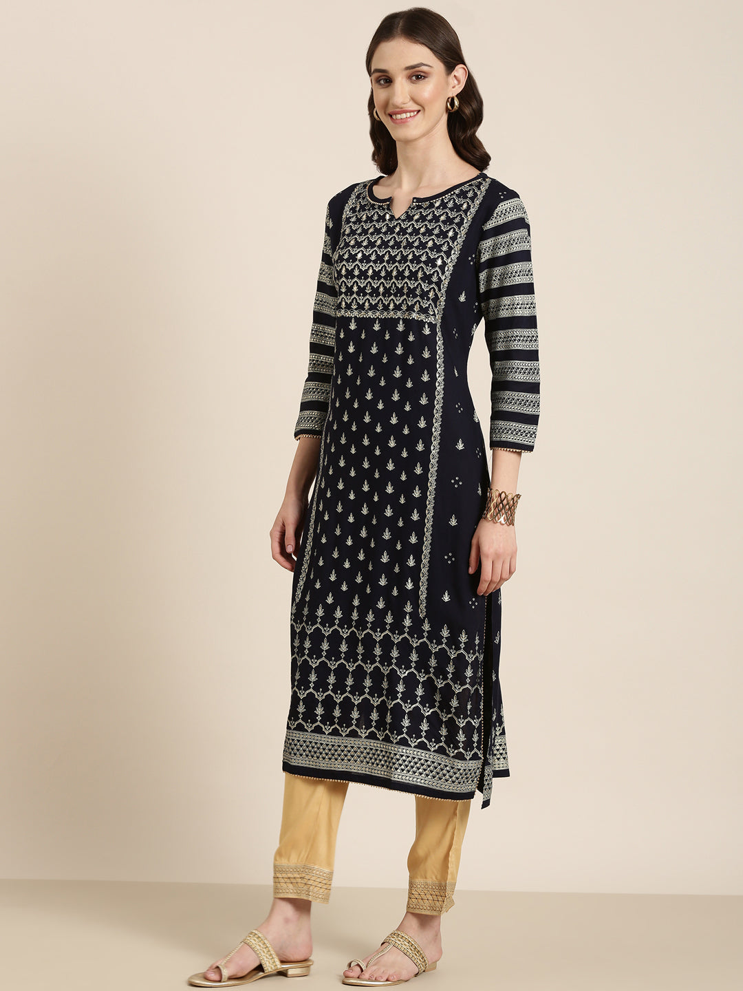 Women Navy Blue Floral Kurta Set