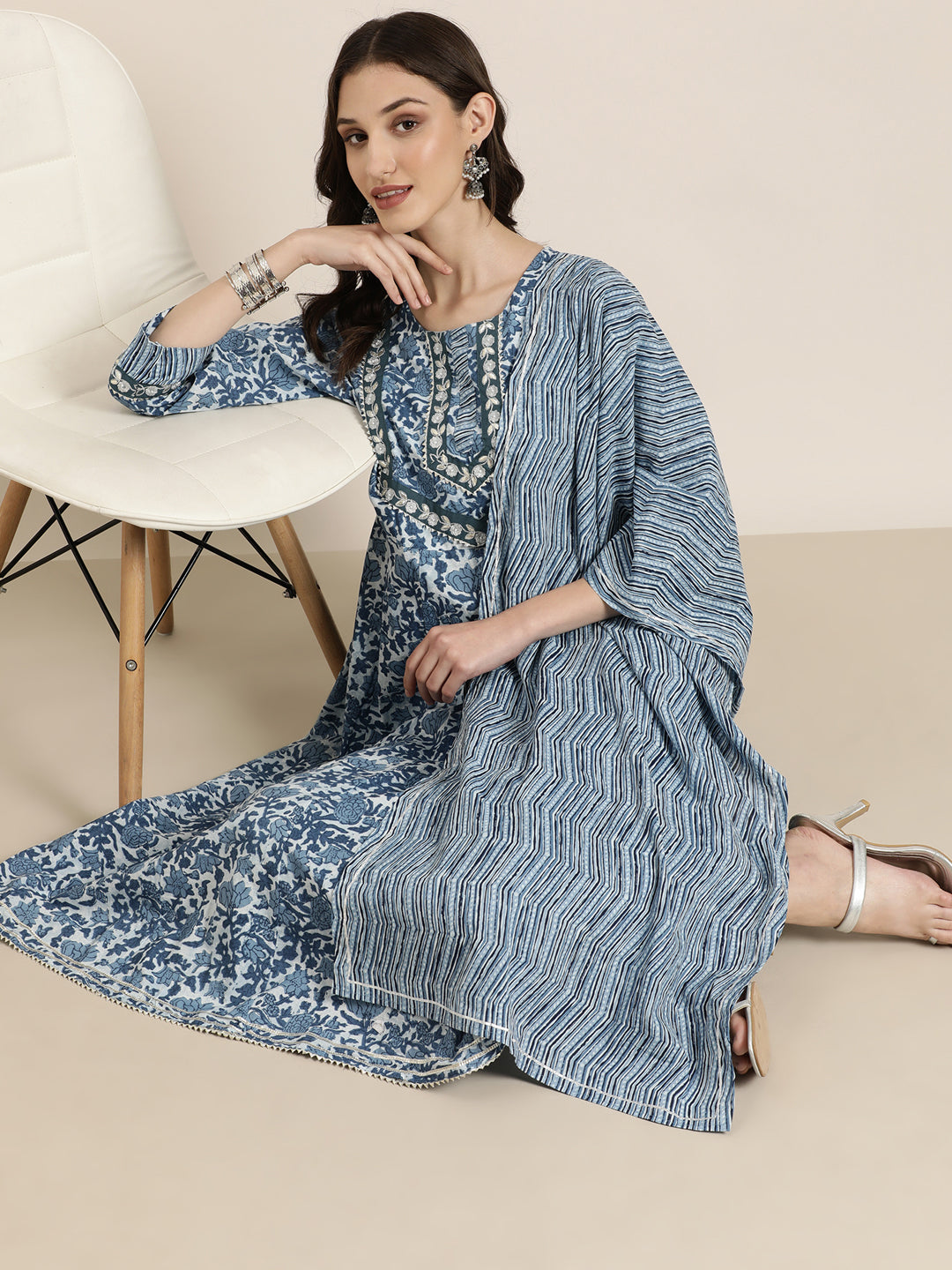 Women Blue Floral Kurta Set