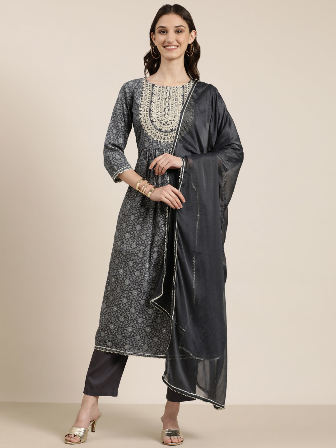 Women Grey Floral Kurta Set