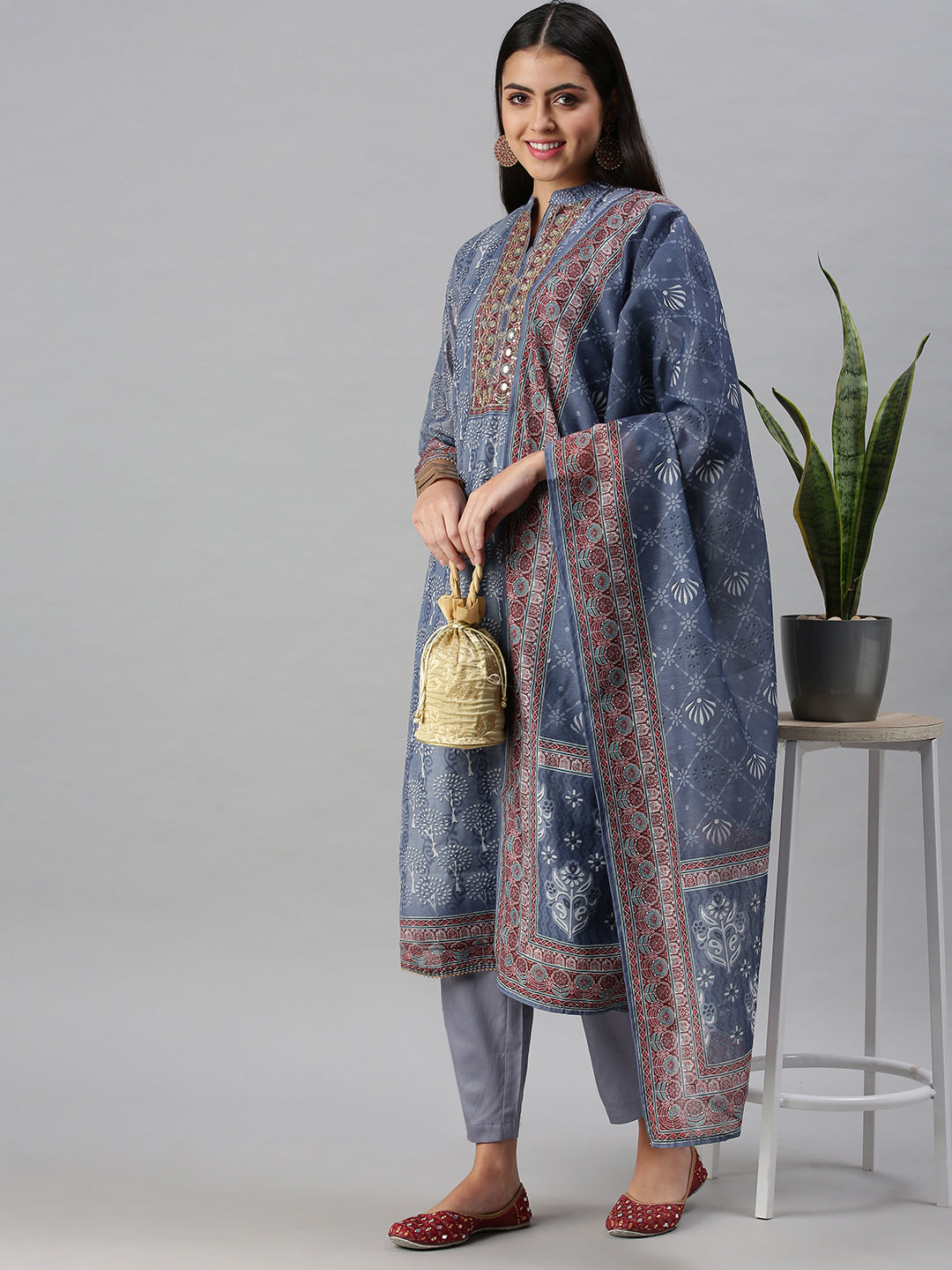 Women's Grey & Blue Printed Kurta Sets