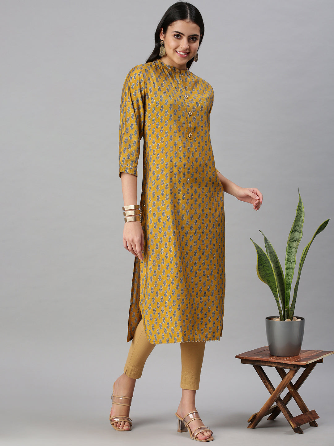 Women's Mustard Printed Straight Kurta