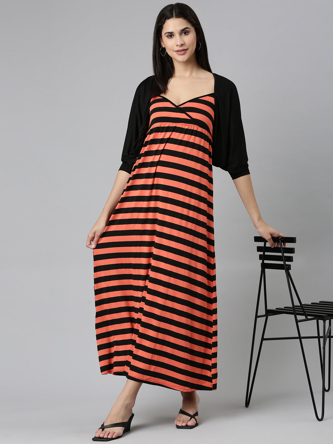 Women's Black Shoulder Straps Striped Maxi Dress With Shrug