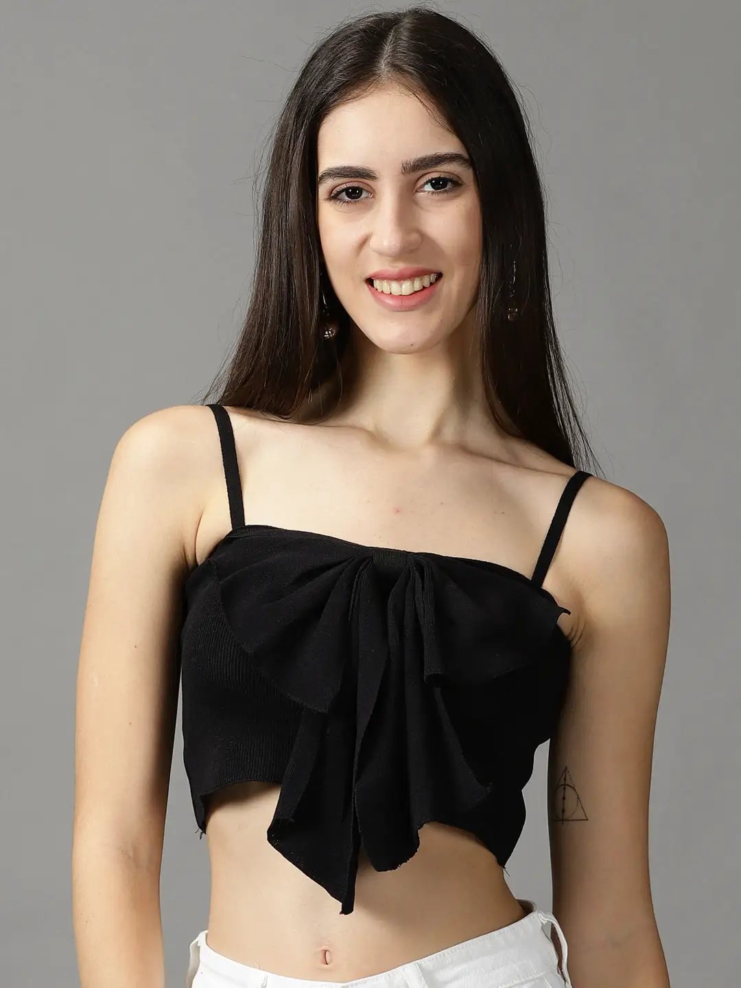 Women's Black Solid Fitted Crop Top