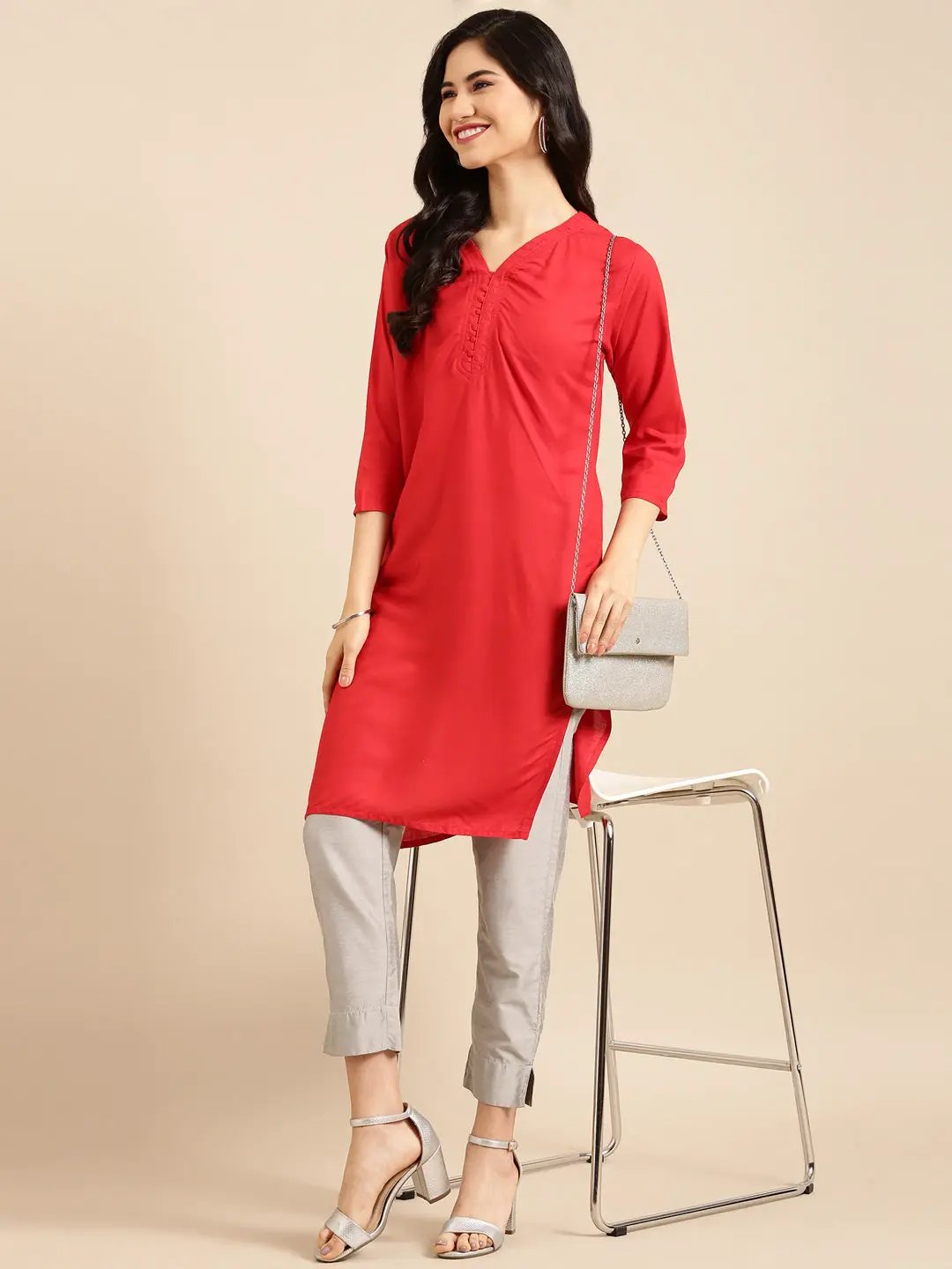 Women's Red Solid Straight Kurti