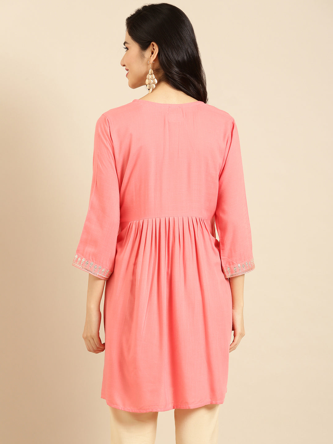 Women's Pink Solid Straight Kurti