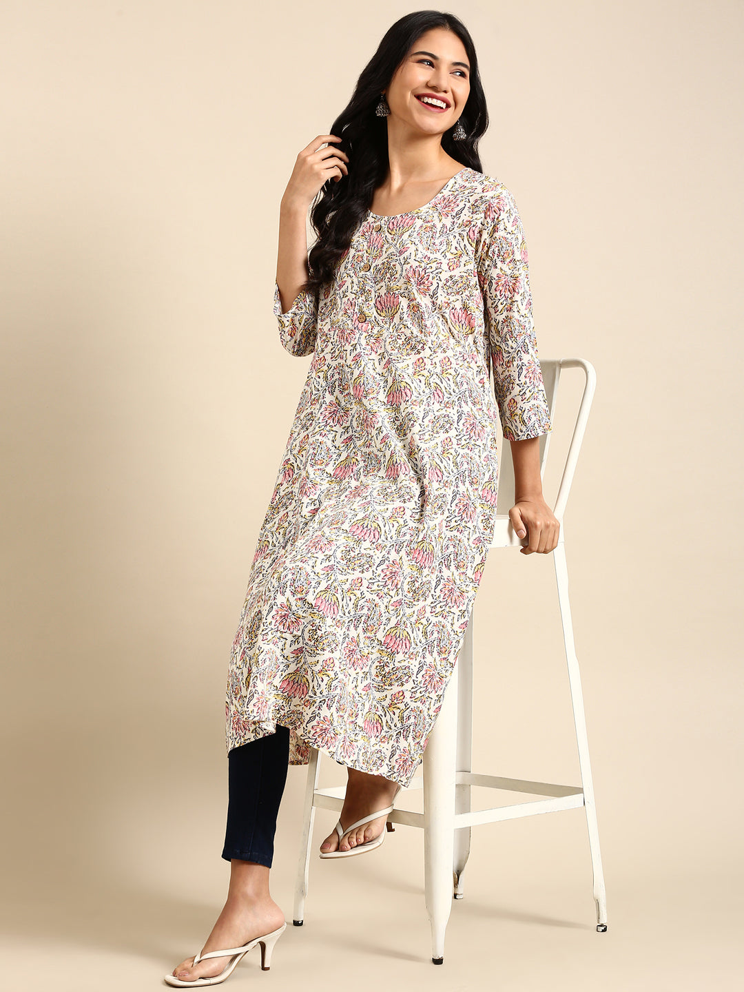 Women's White Printed Straight Kurta