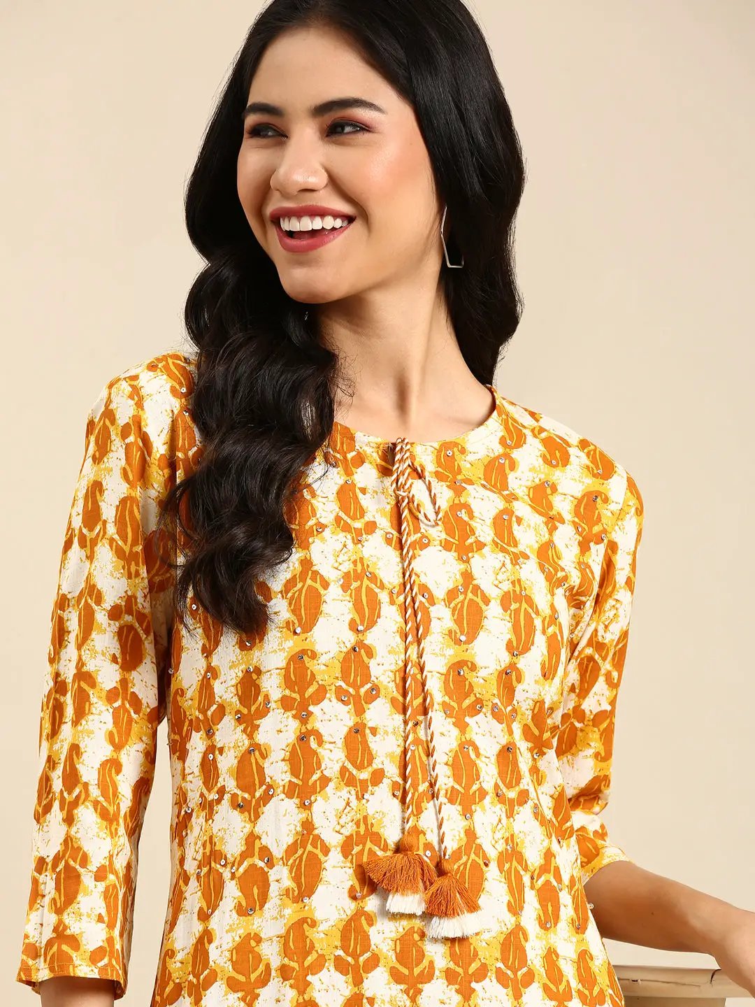 Women's Off White Printed Straight Kurta