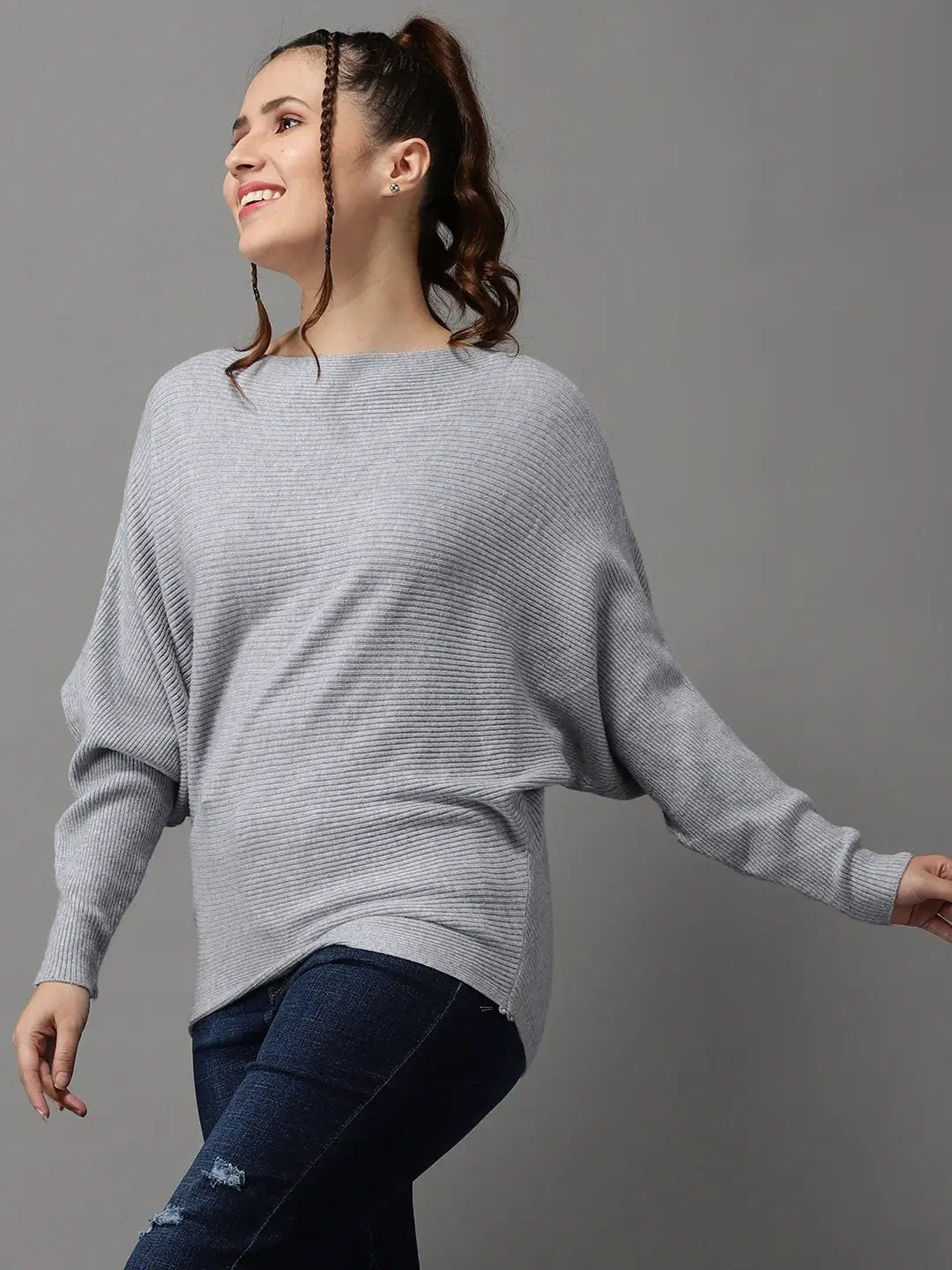 Women's Grey Solid Pullover Sweater