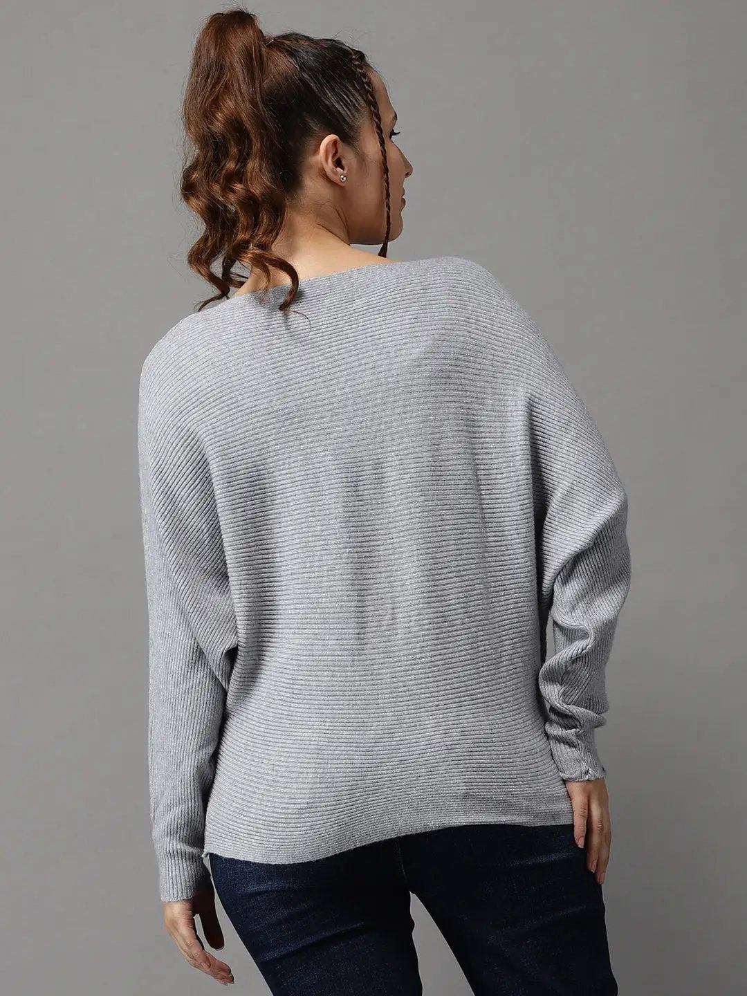 Women's Grey Solid Pullover Sweater