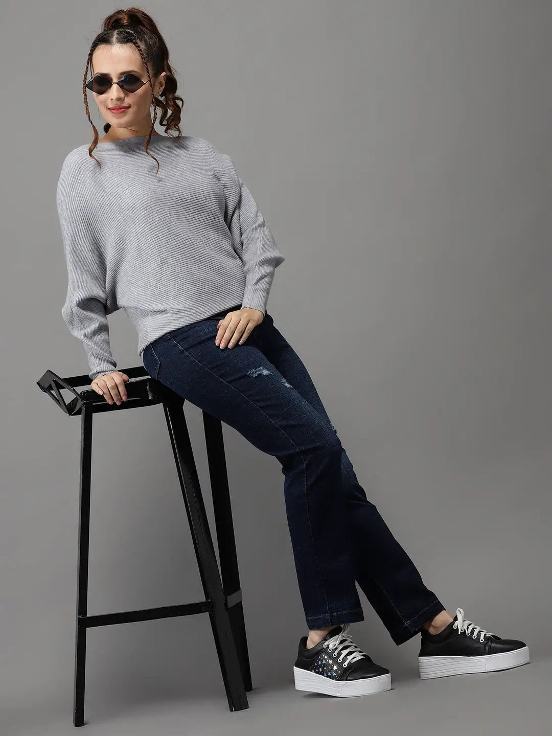 Women's Grey Solid Pullover Sweater