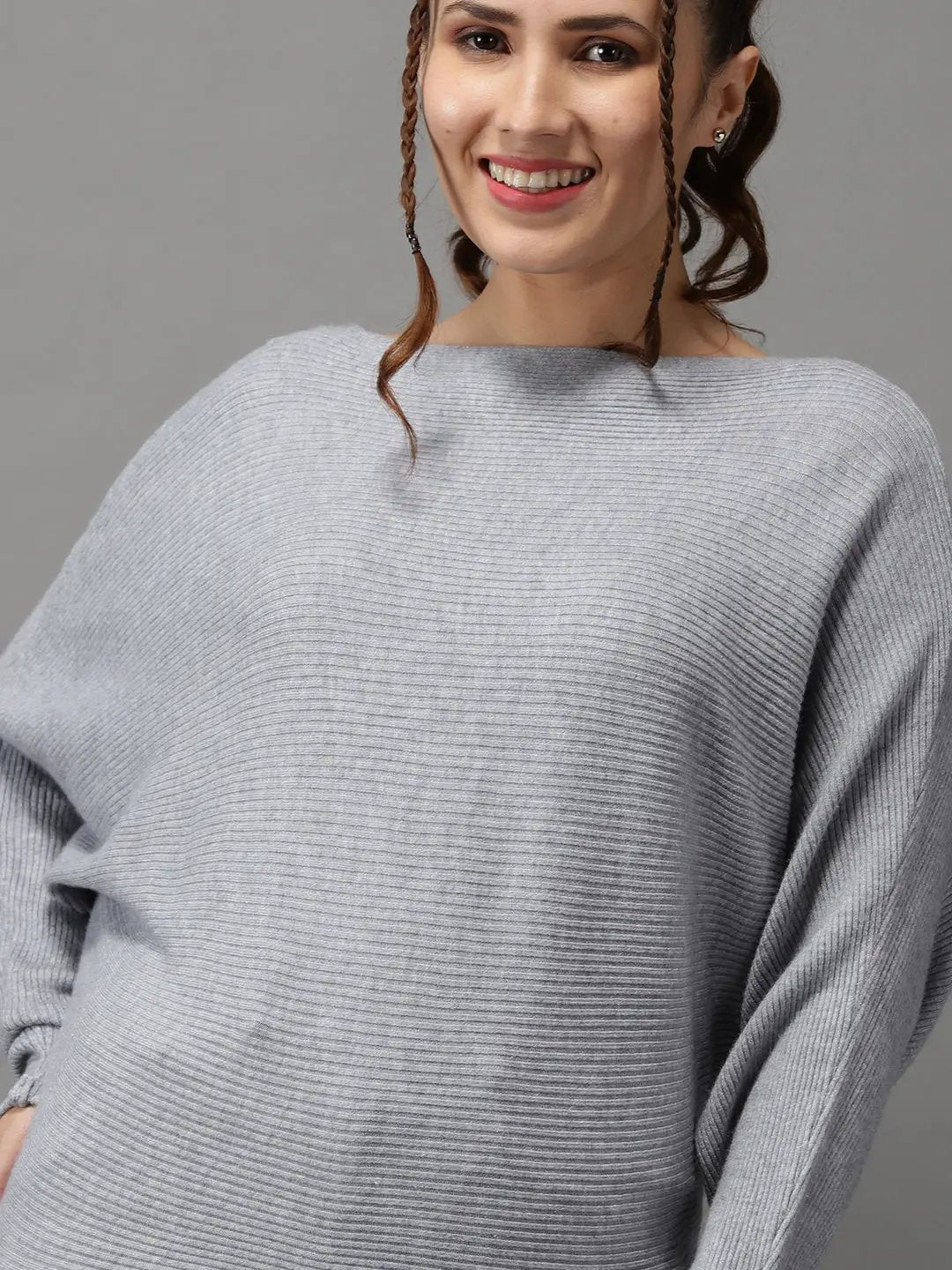 Women's Grey Solid Pullover Sweater