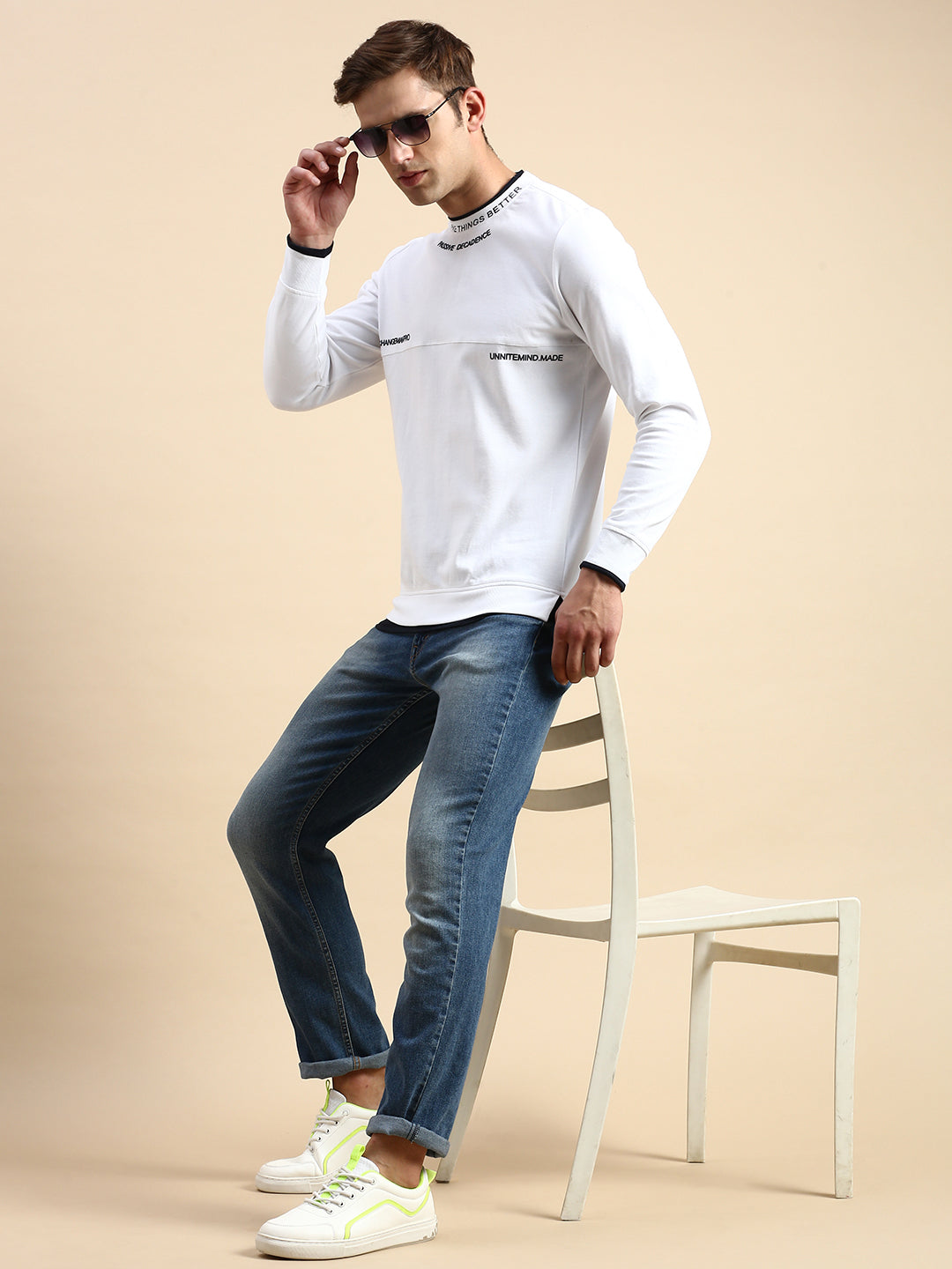 Men White Solid Casual Sweatshirt