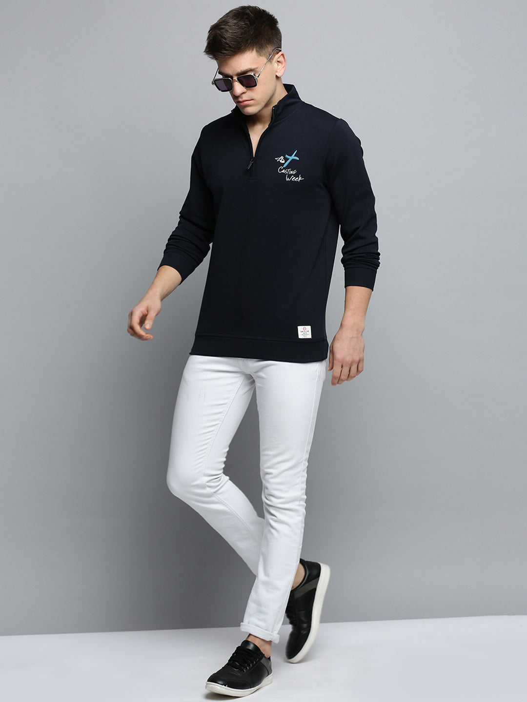 Men Navy Solid Casual Sweatshirt