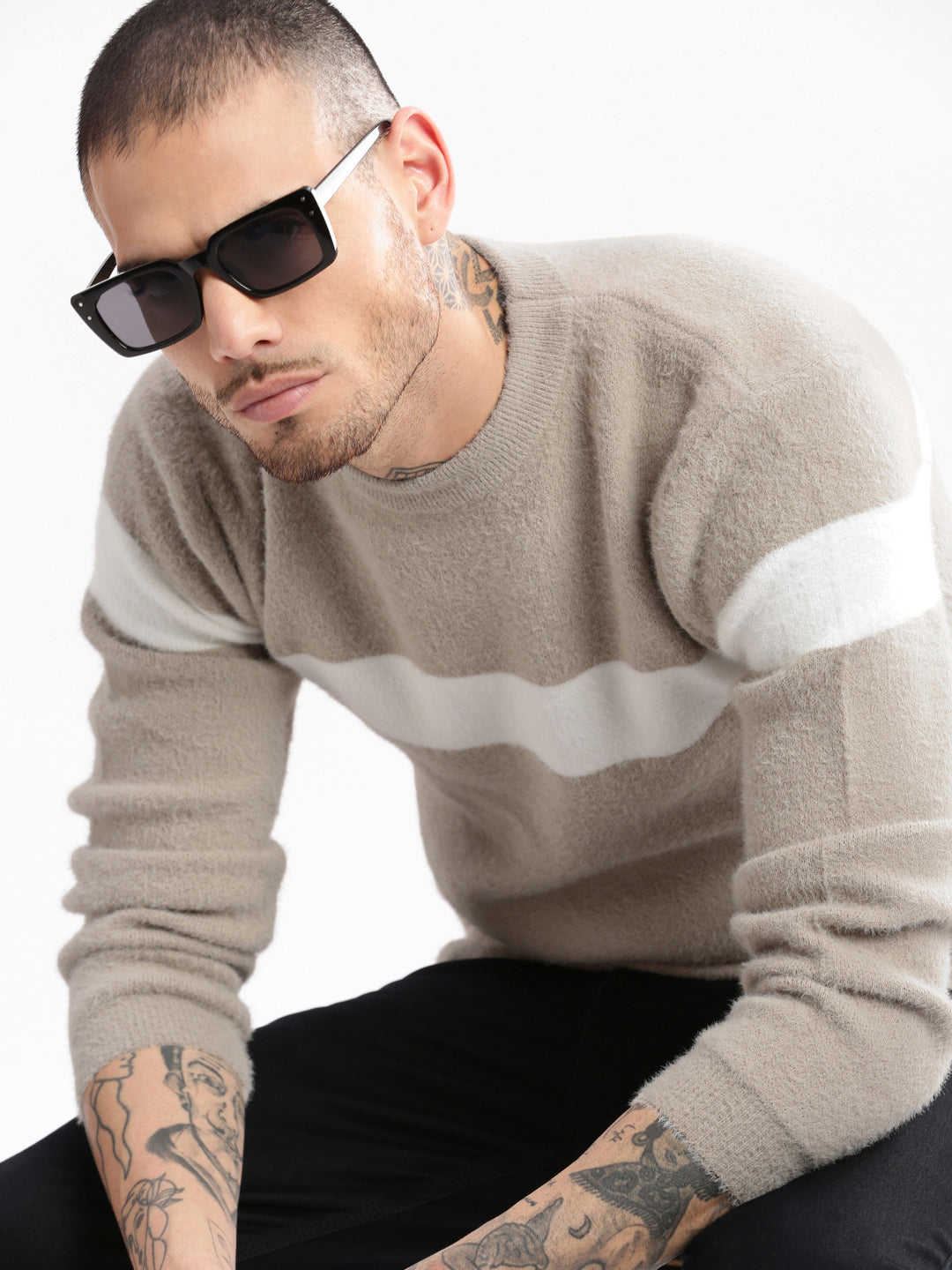 Men's Round Neck Solid Beige Pullover