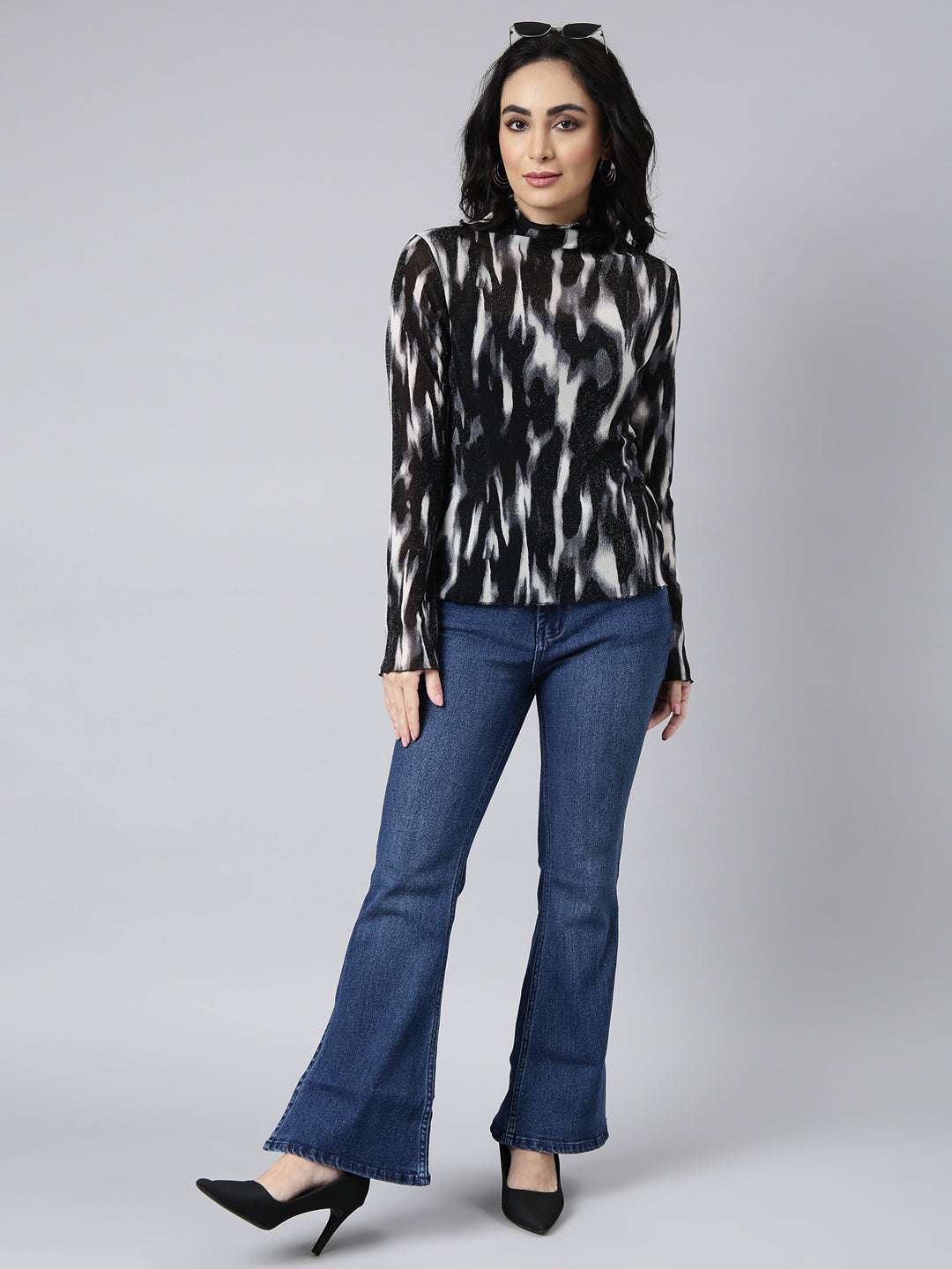 Women's Black Abstract Fitted Top