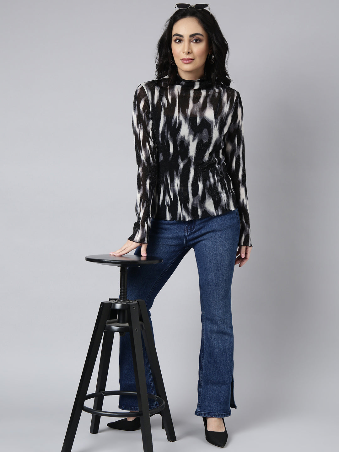 Women's Black Abstract Fitted Top