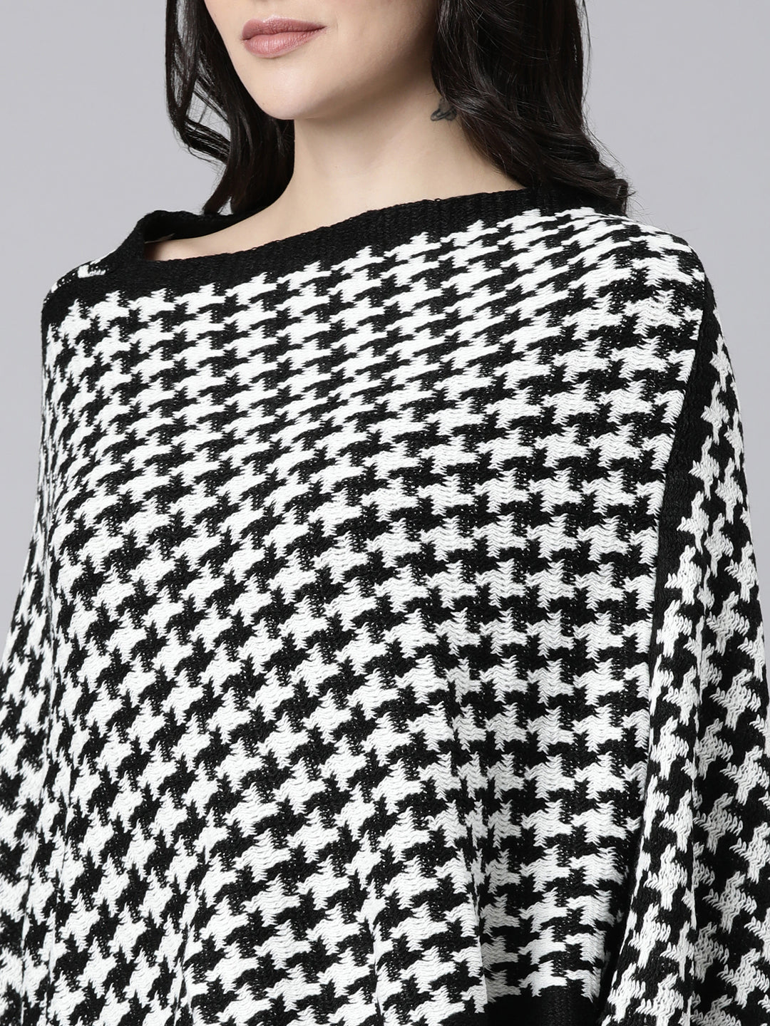 Women's Geometric Longline White Poncho