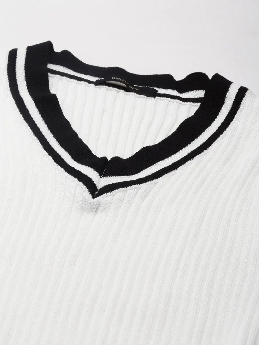 Women's V-Neck Solid White Fitted Crop Top