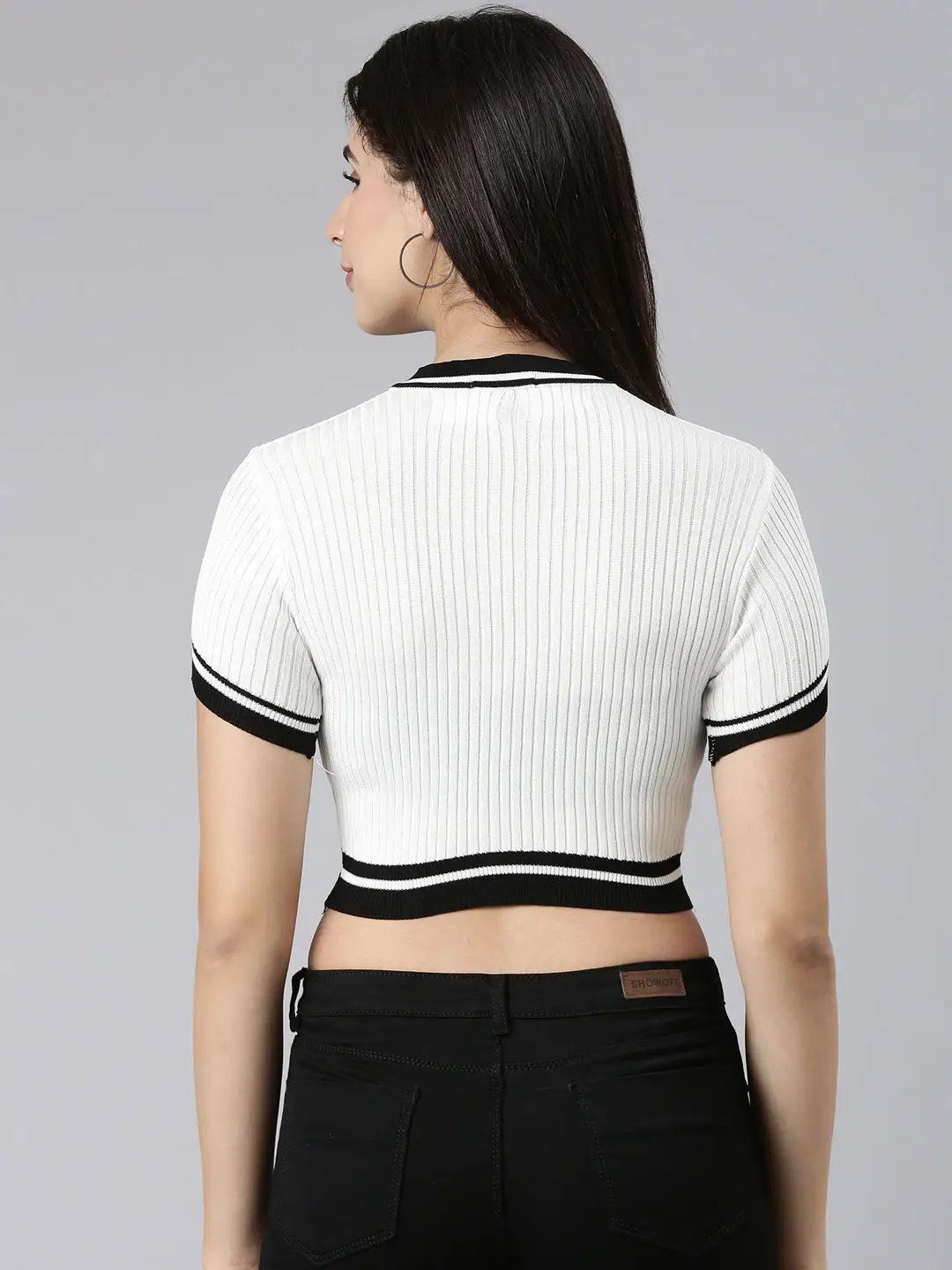 Women's V-Neck Solid White Fitted Crop Top