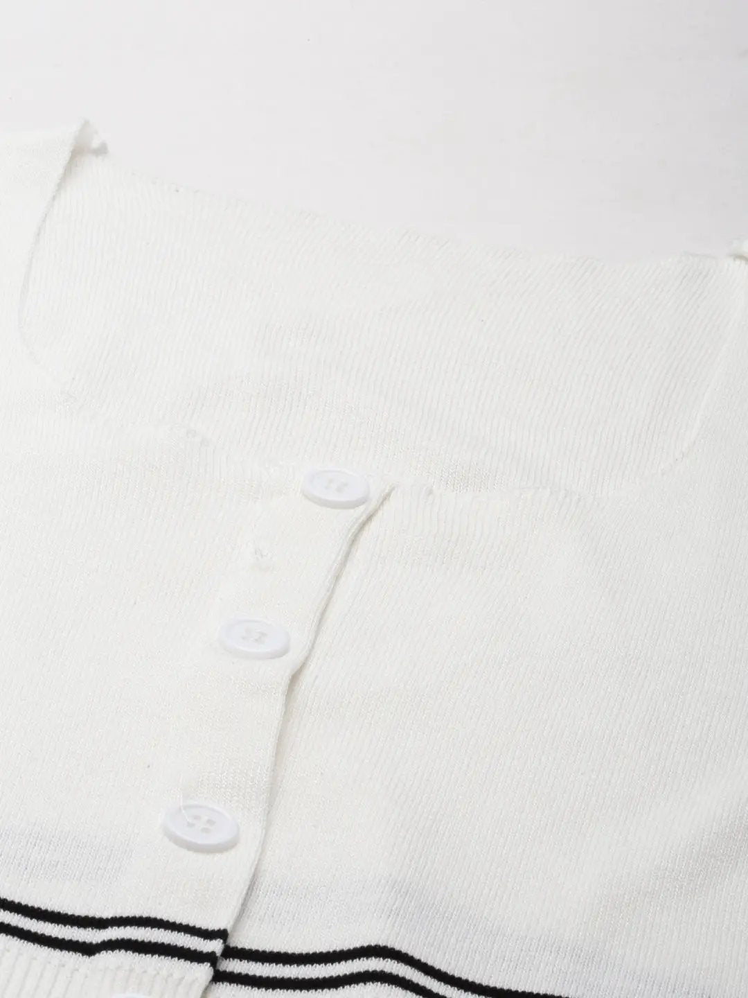 Women's Scoop Neck Solid White Fitted Crop Top