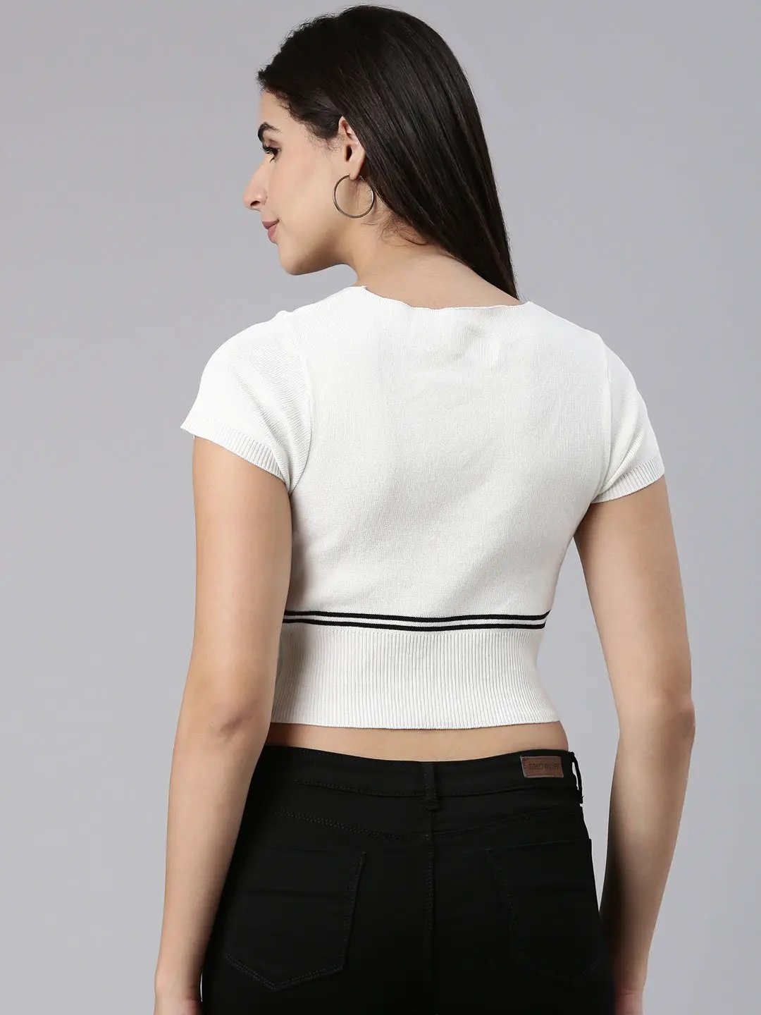 Women's Scoop Neck Solid White Fitted Crop Top
