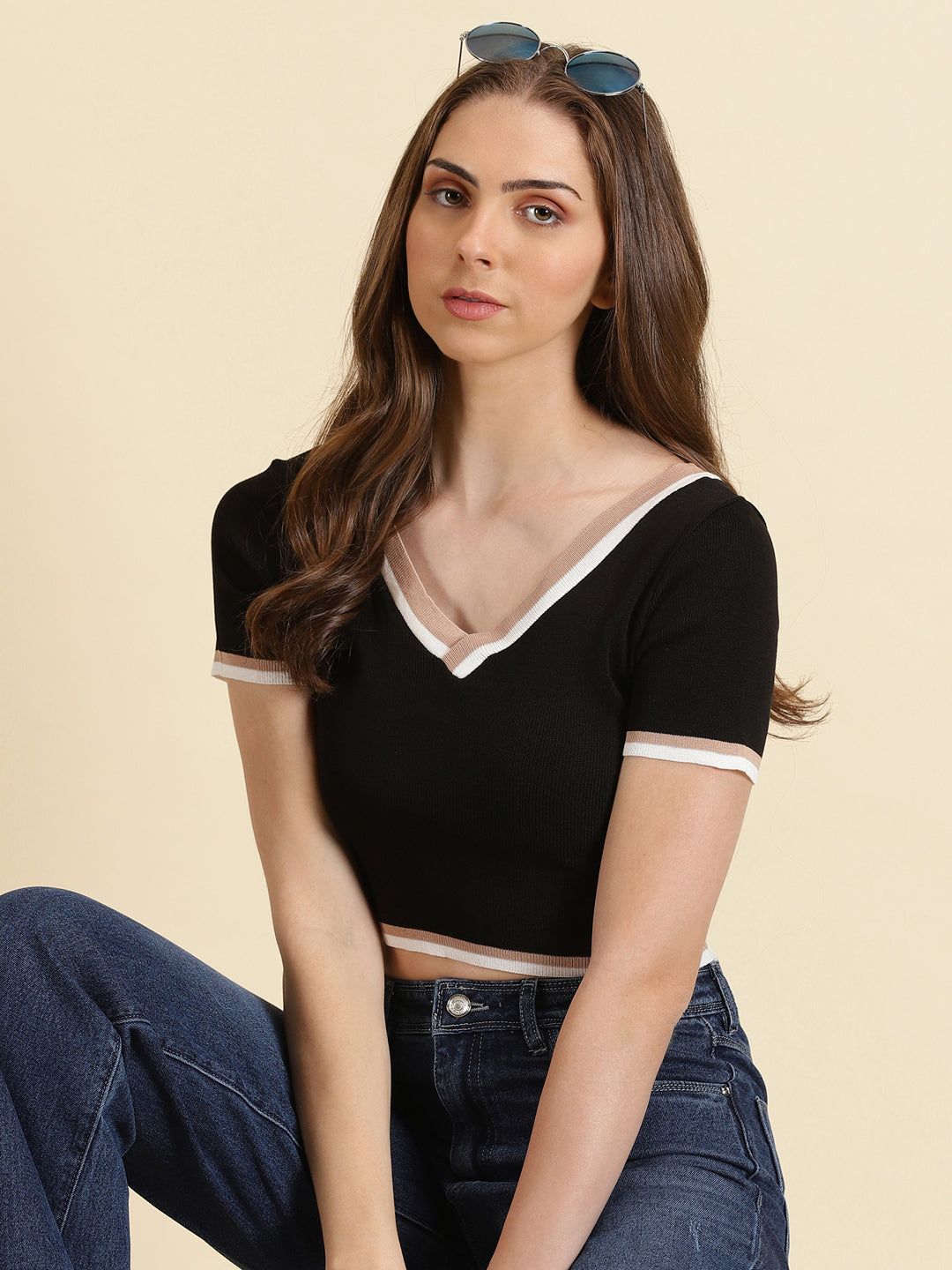 Women's Black Solid Fitted Crop Top