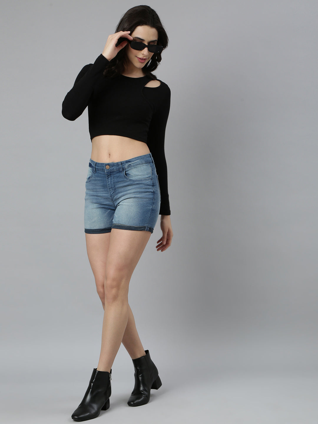 Women Solid Black Crop Top