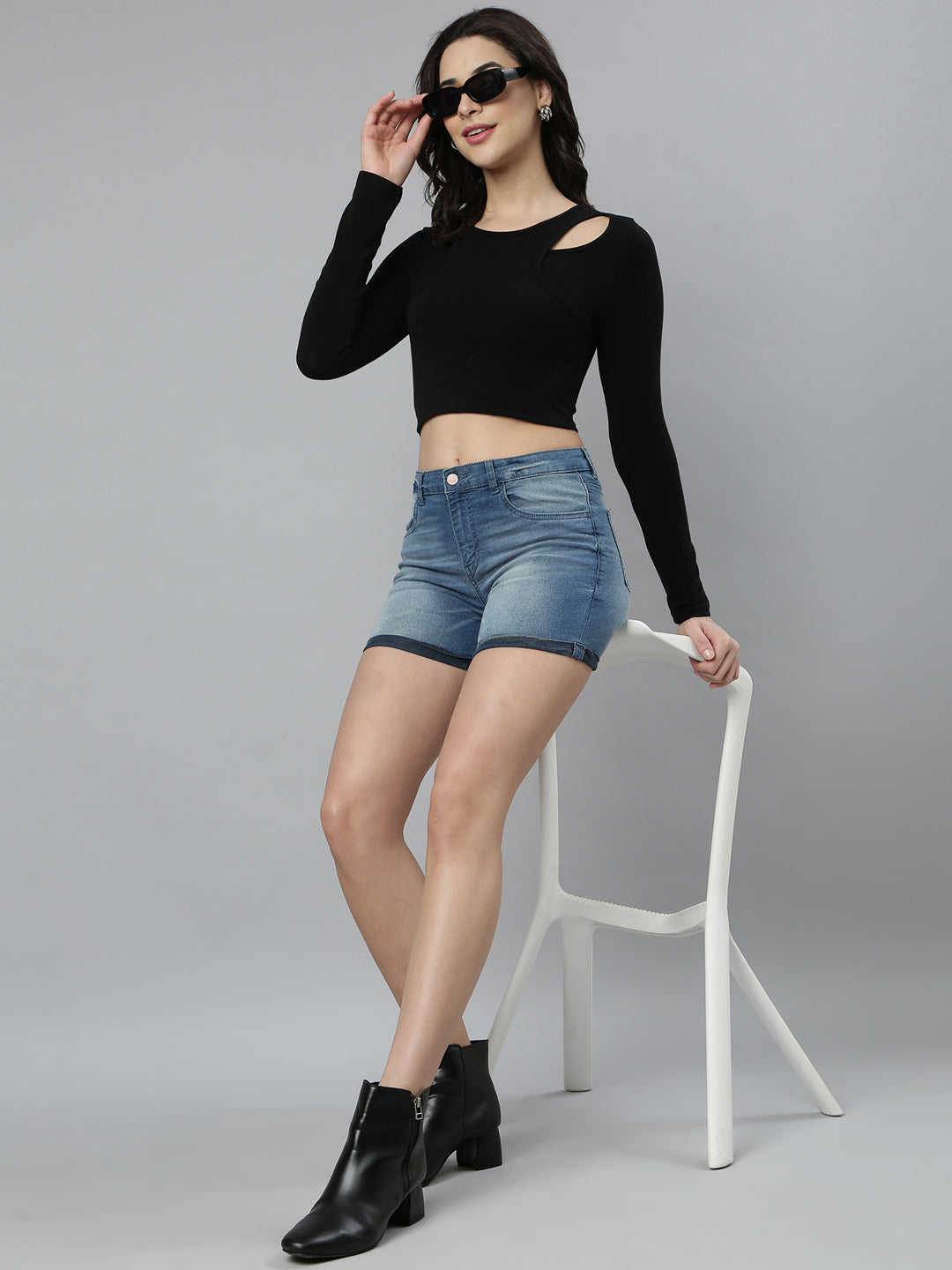 Women Solid Black Crop Top