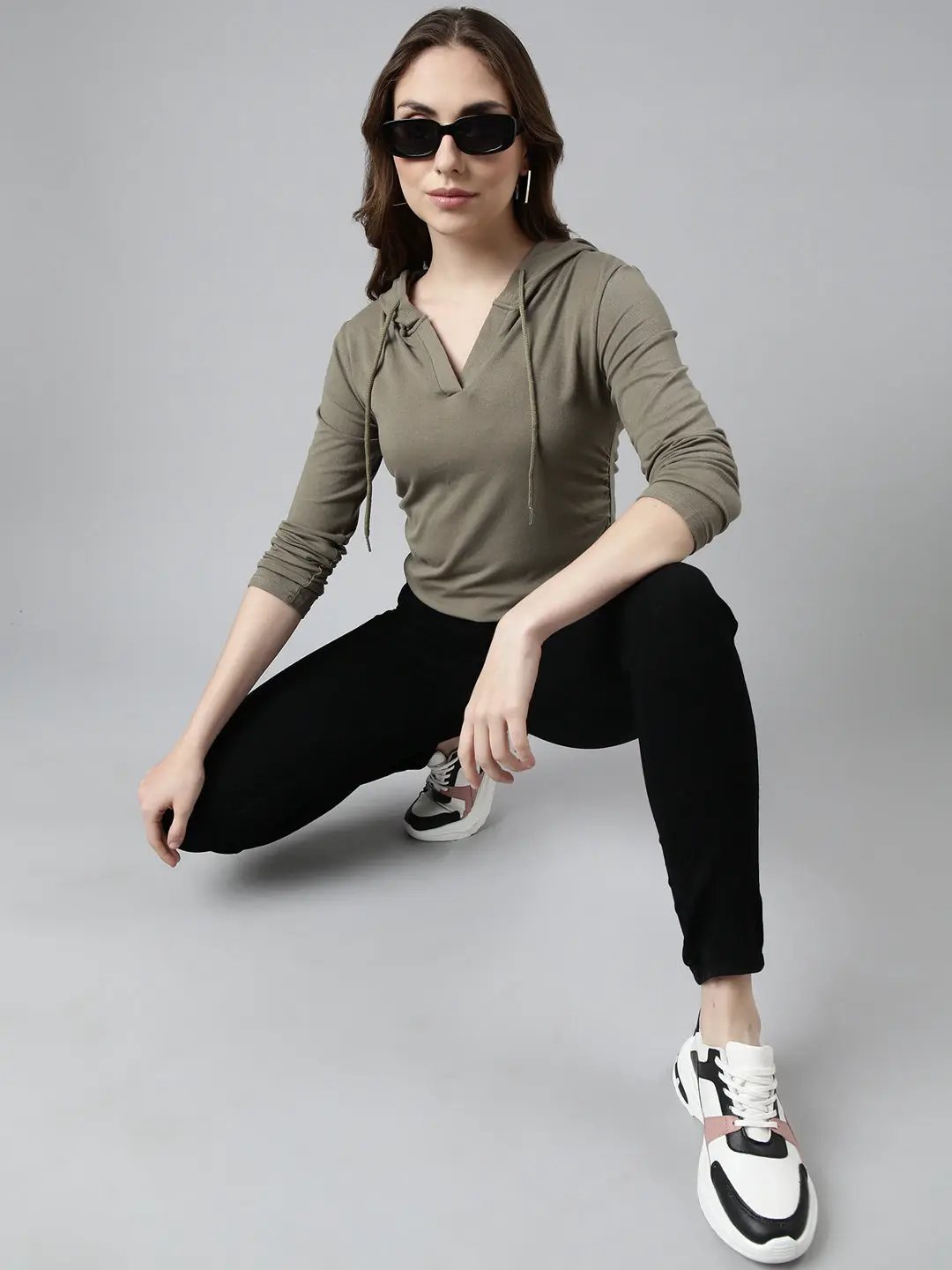 Women's Olive Solid Pullover Sweatshirt