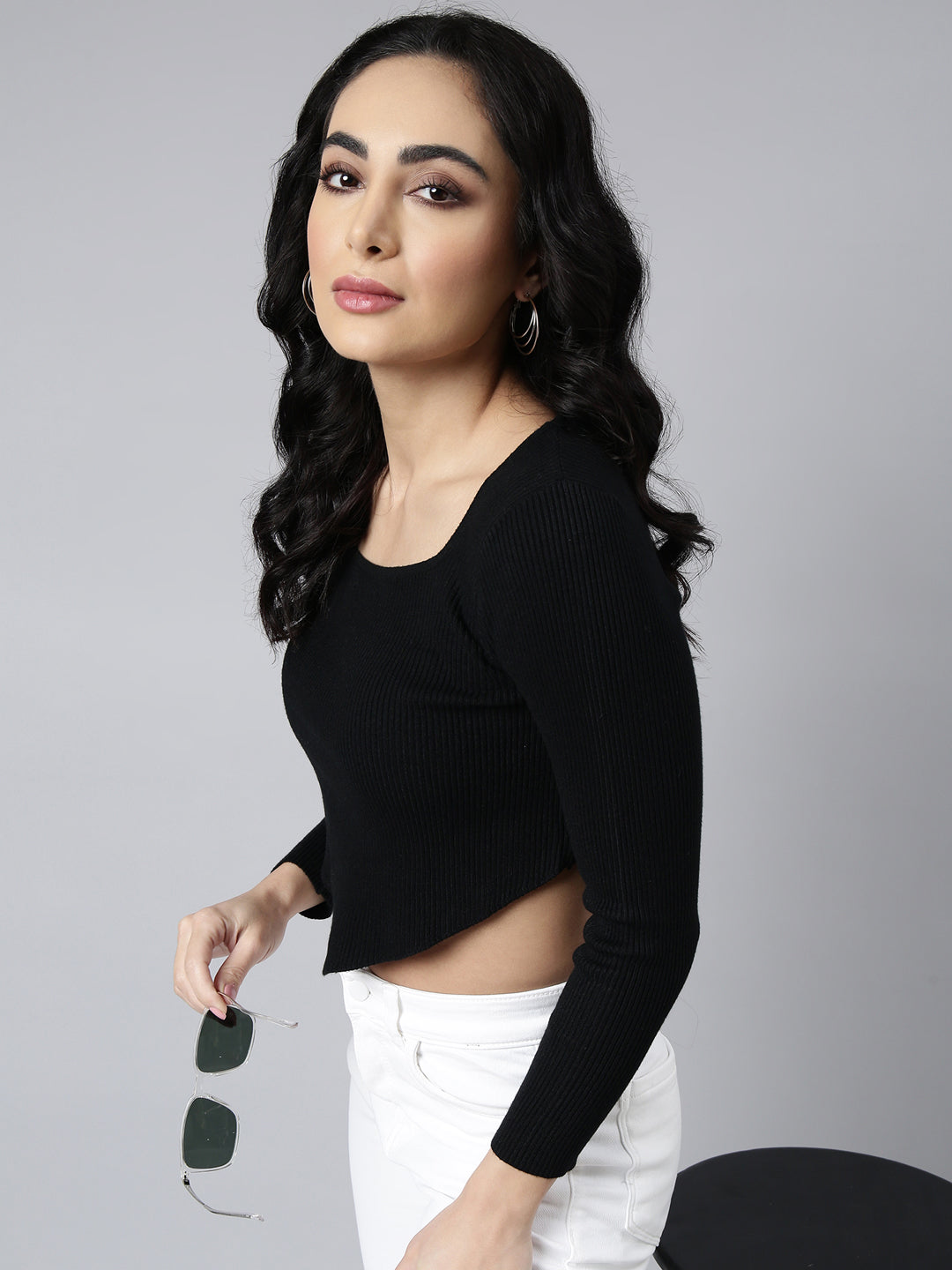 Women's Black Solid Fitted Crop Top