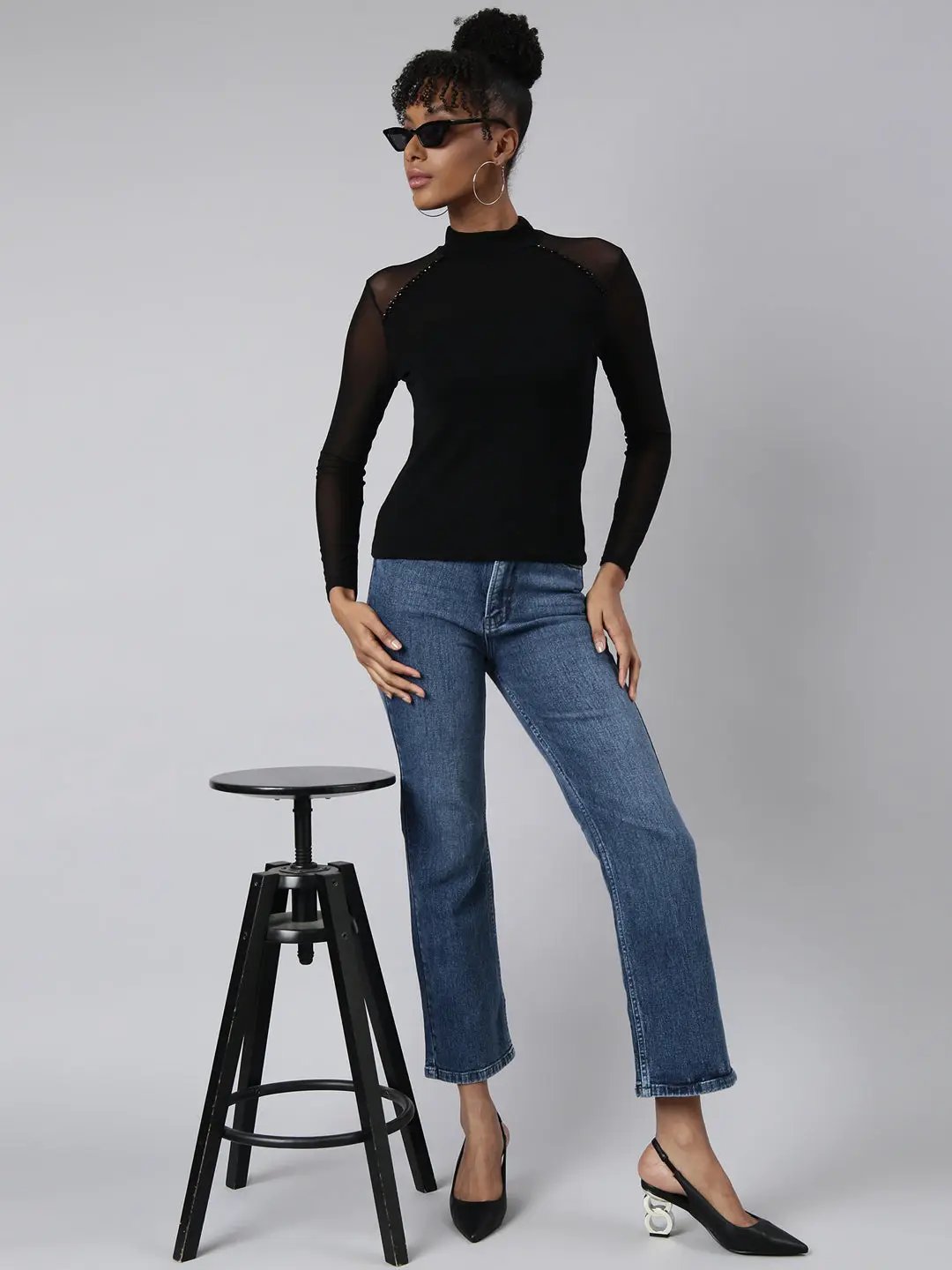 Women's Black Solid Fitted Top