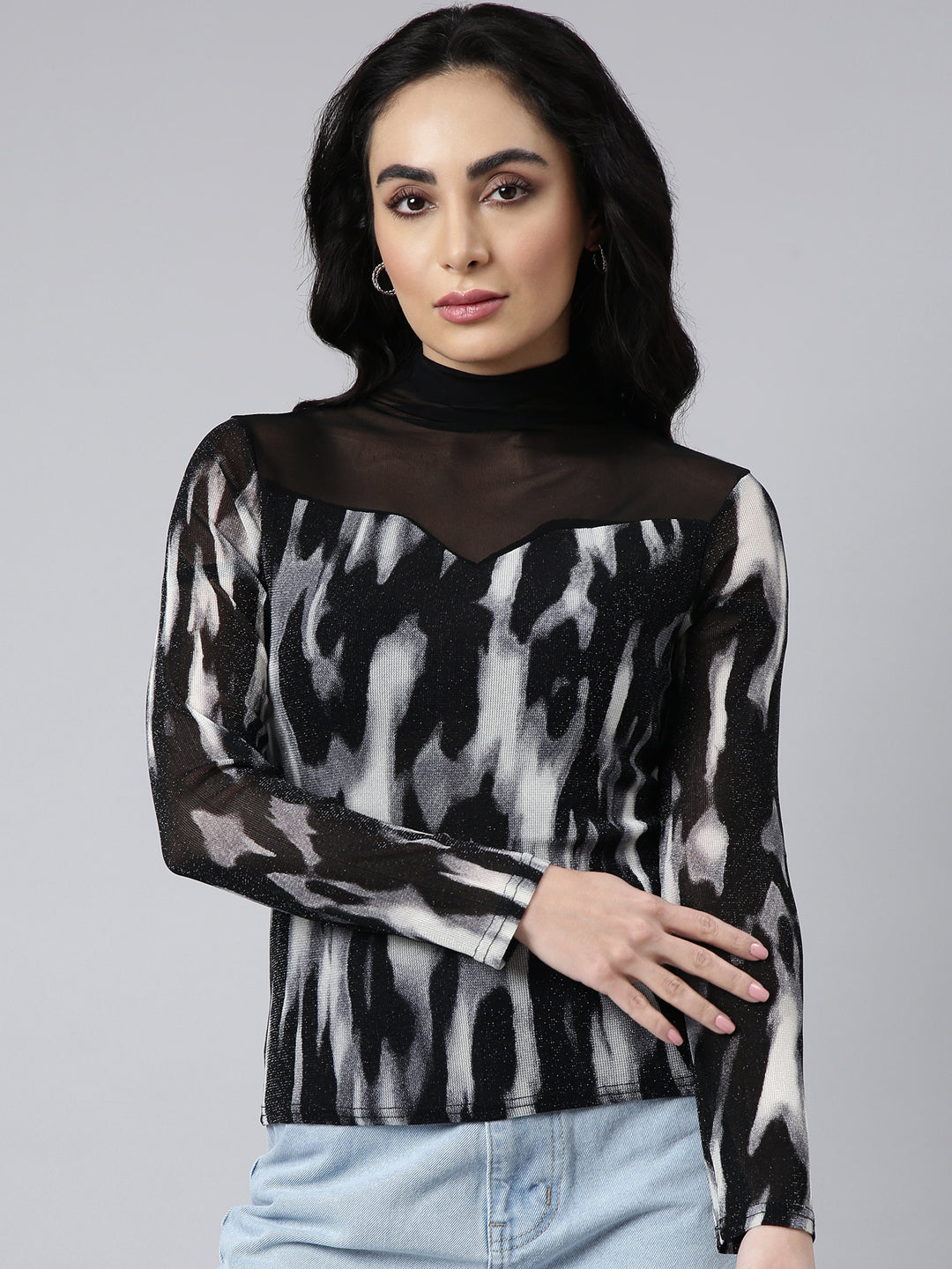 Women Black Abstract Fitted Top