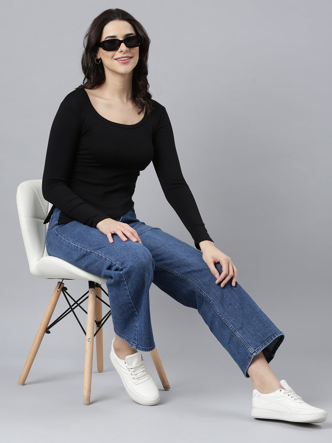 Women's Solid Black Fitted Top