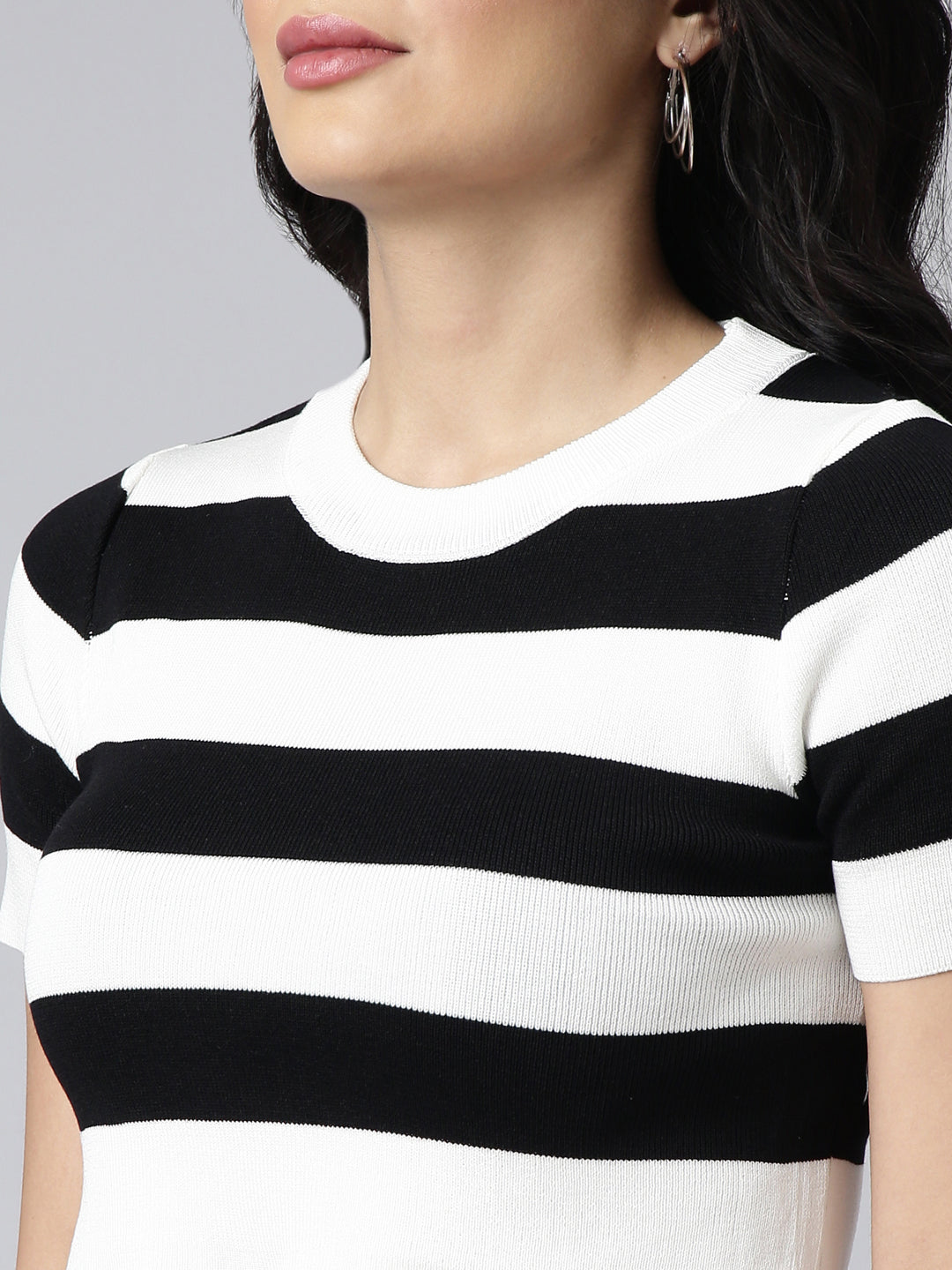 Women's Black Horizontal Stripes Fitted Crop Top