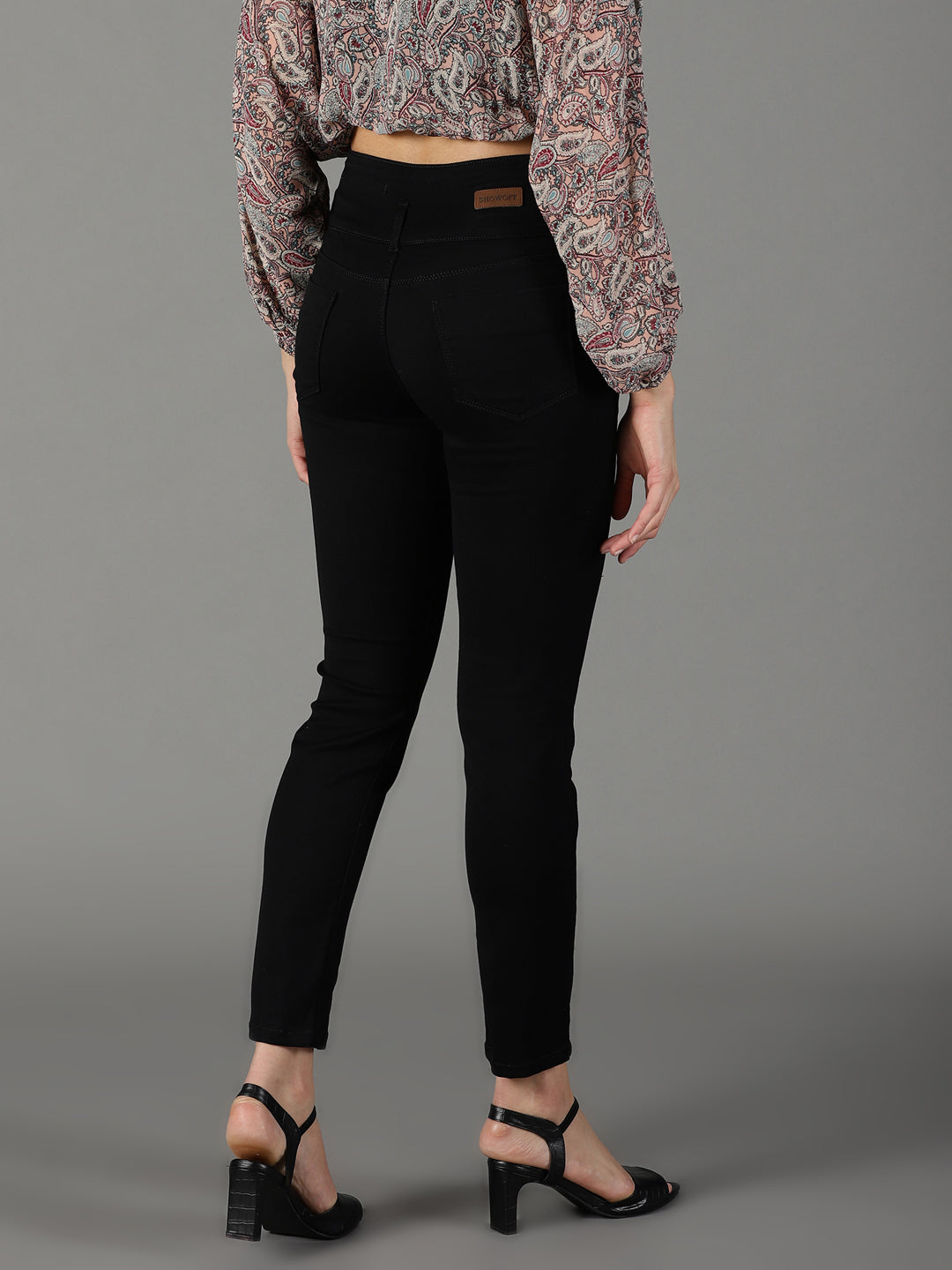 Women's Black Solid Fit Denim Jeans