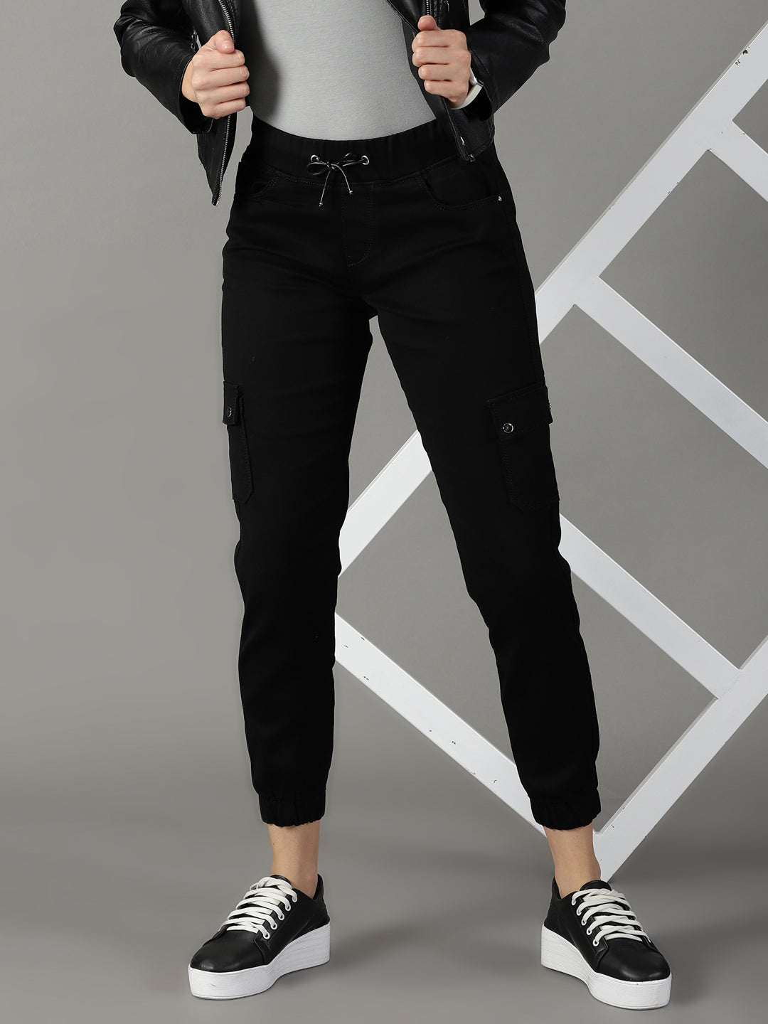 Women's Black Solid Jogger Denim Jeans