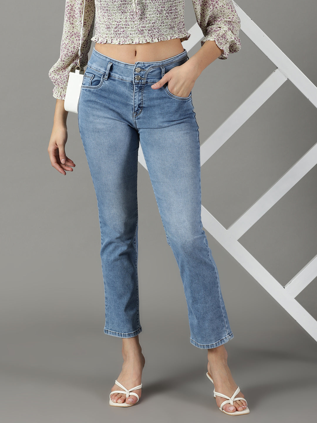 Women's Blue Solid Straight Fit Denim Jeans