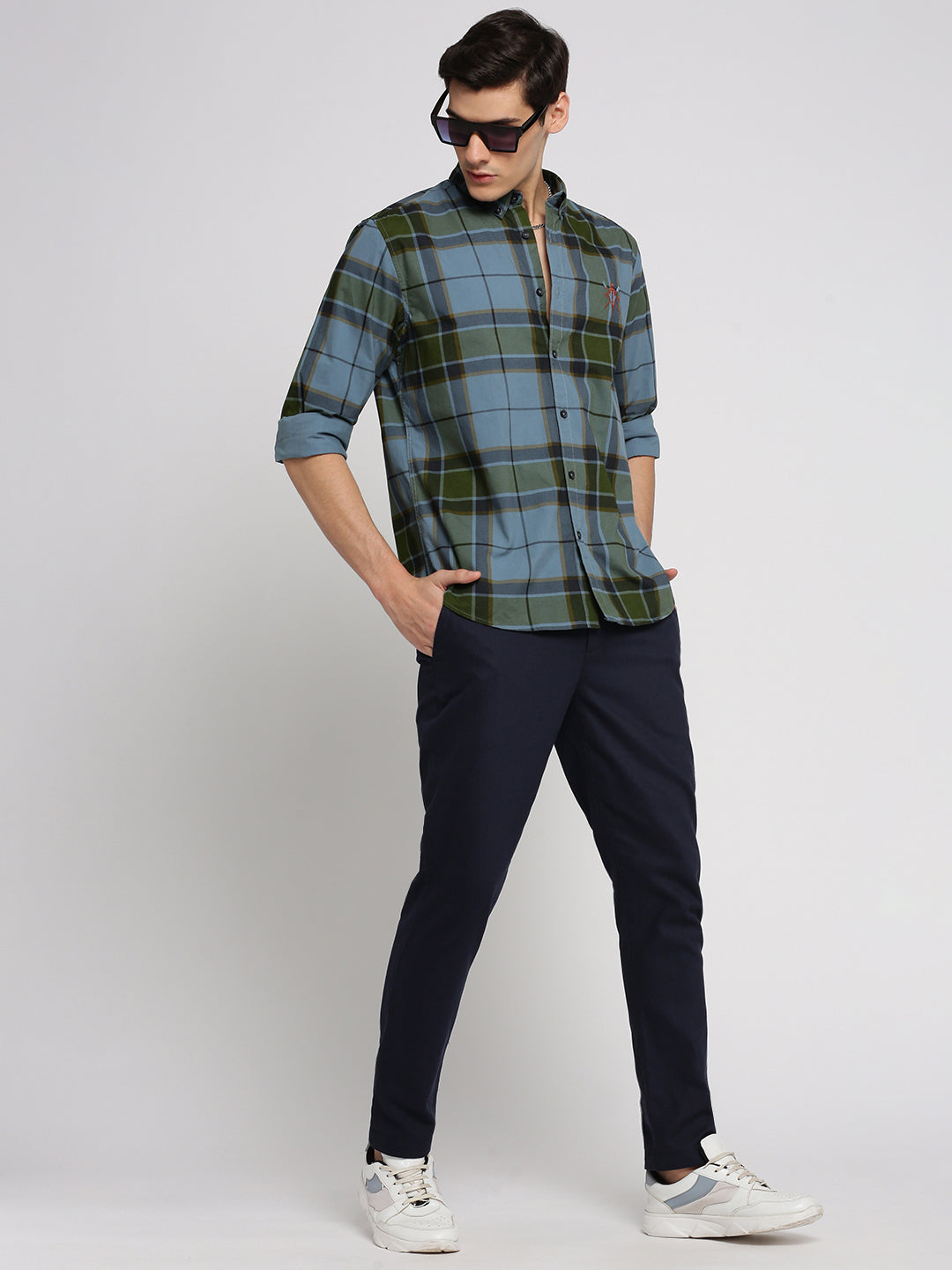 Men Blue Spread Collar Tartan Checks Shirt