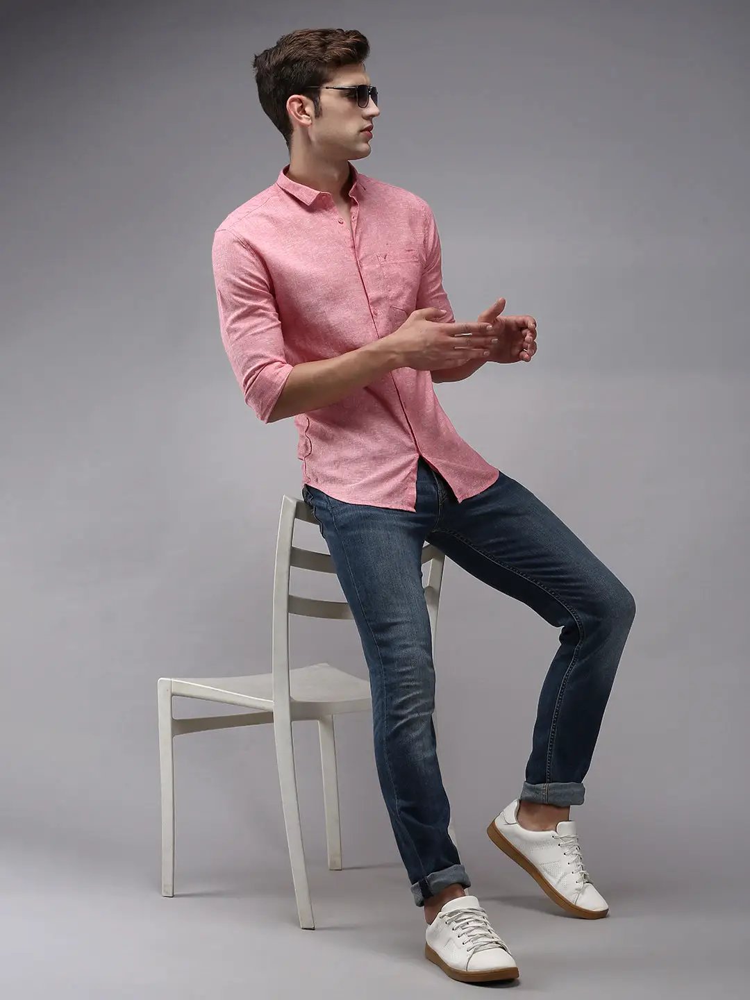 Men's Pink Solid Casual Shirt