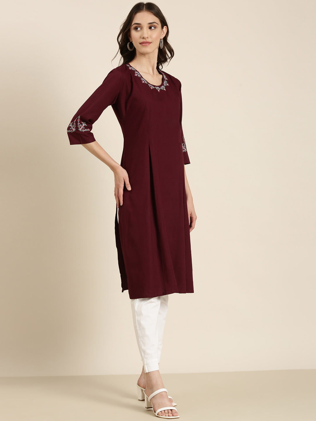 Women Burgundy Solid Straight Kurta