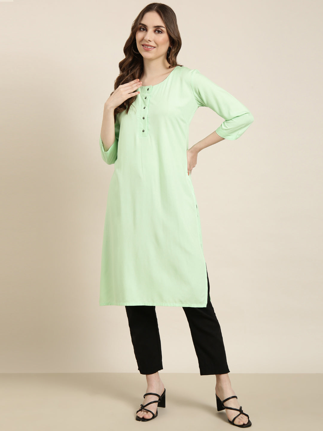 Women Straight Green Solid Kurta