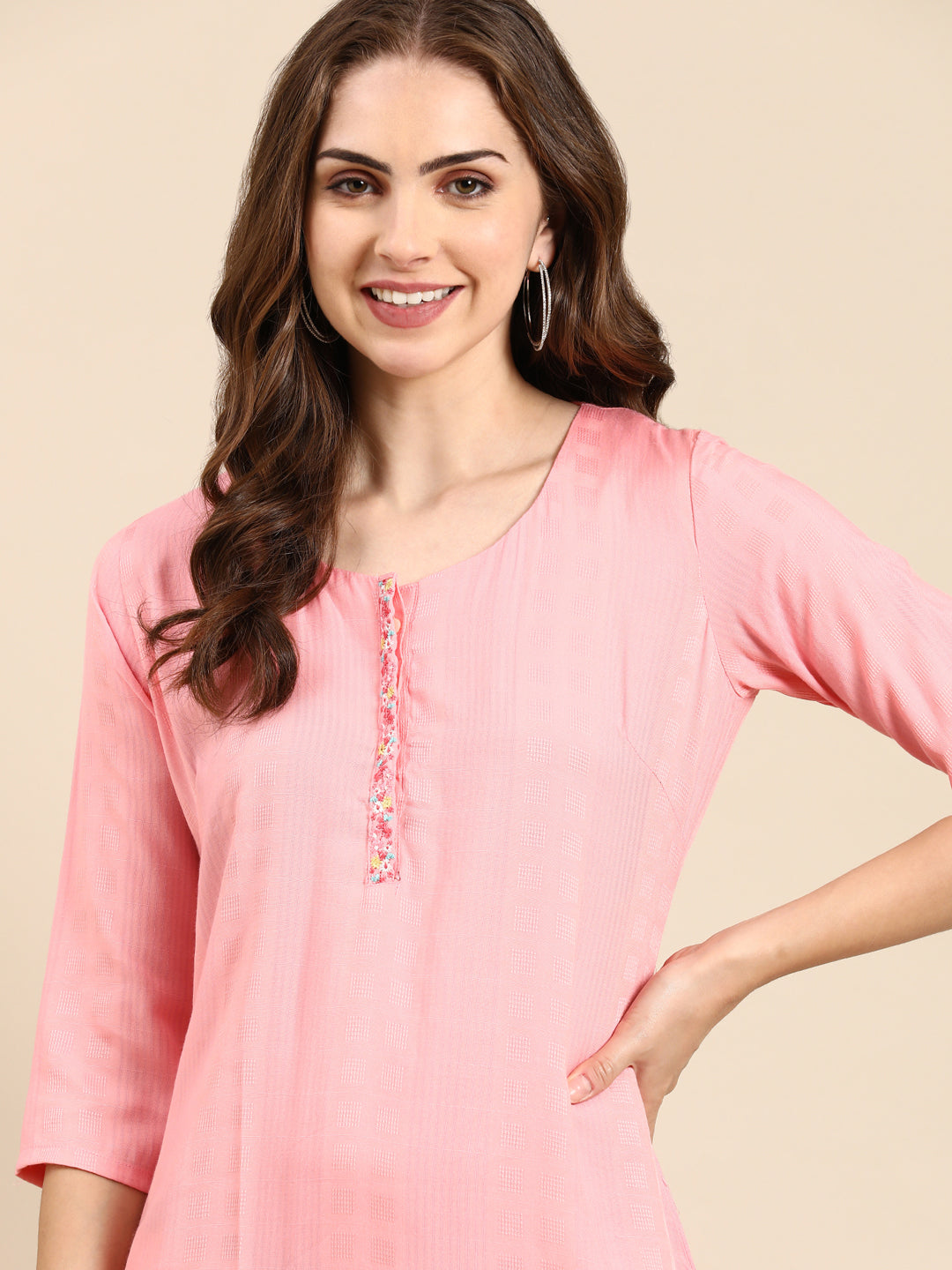 Women's Pink Solid Straight Kurta