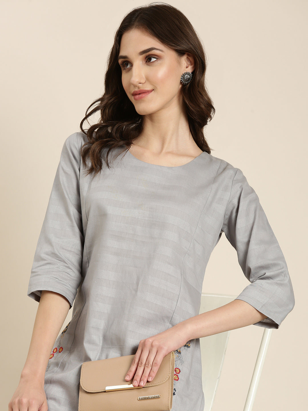 Women Grey Solid Straight Kurta