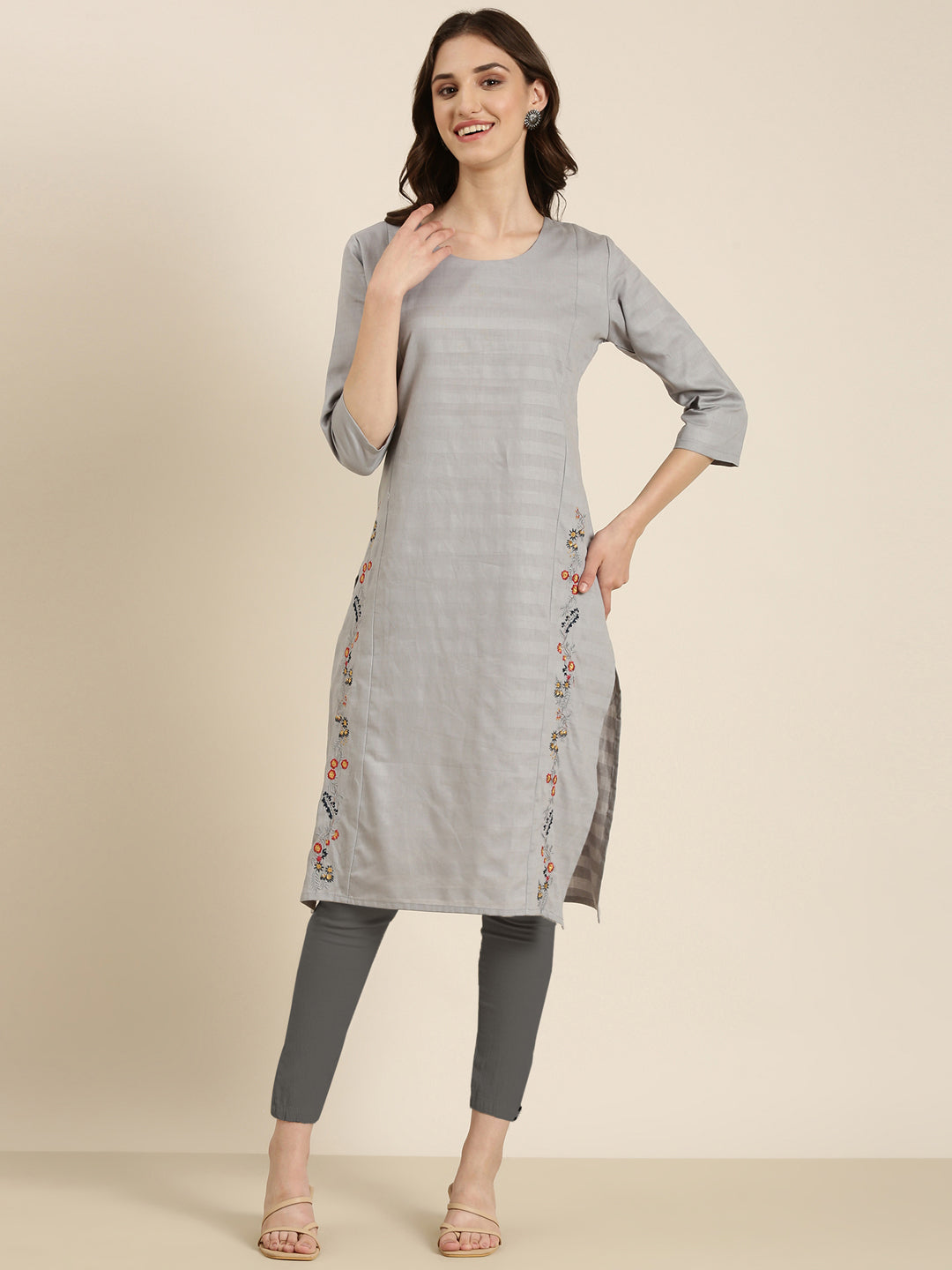 Women Grey Solid Straight Kurta