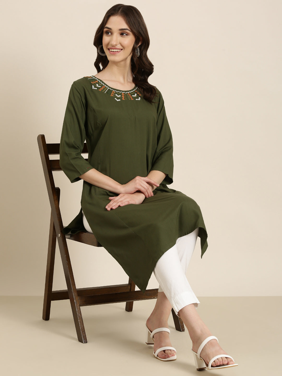 Women Olive Solid Straight Kurta