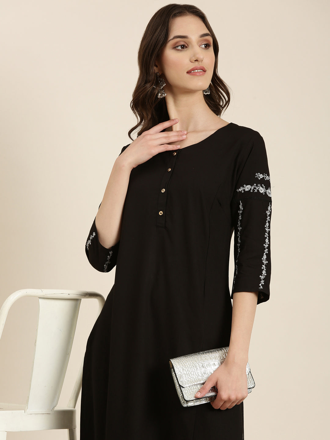 Women Black Solid Straight Kurta